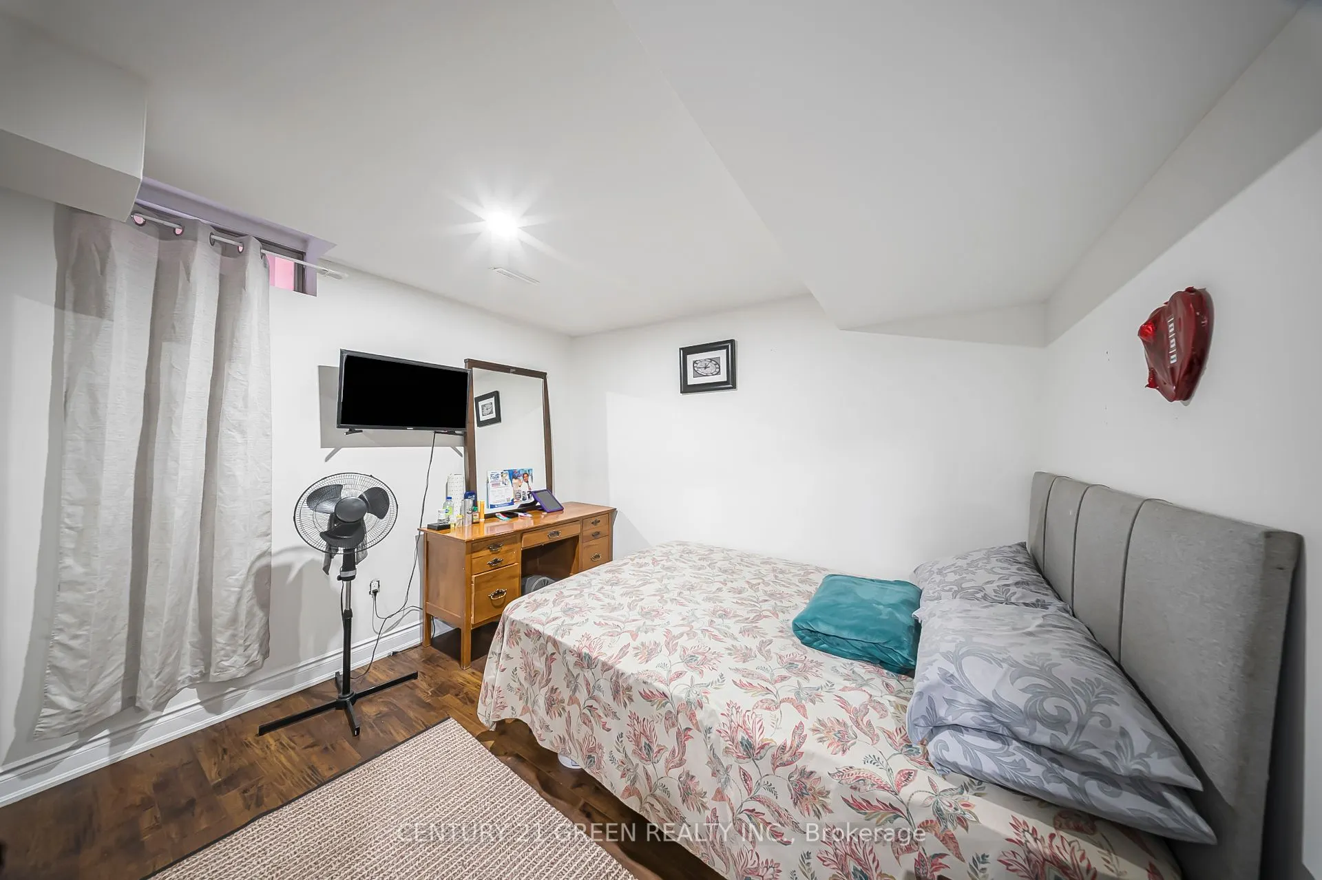 486 Fernforest Drive