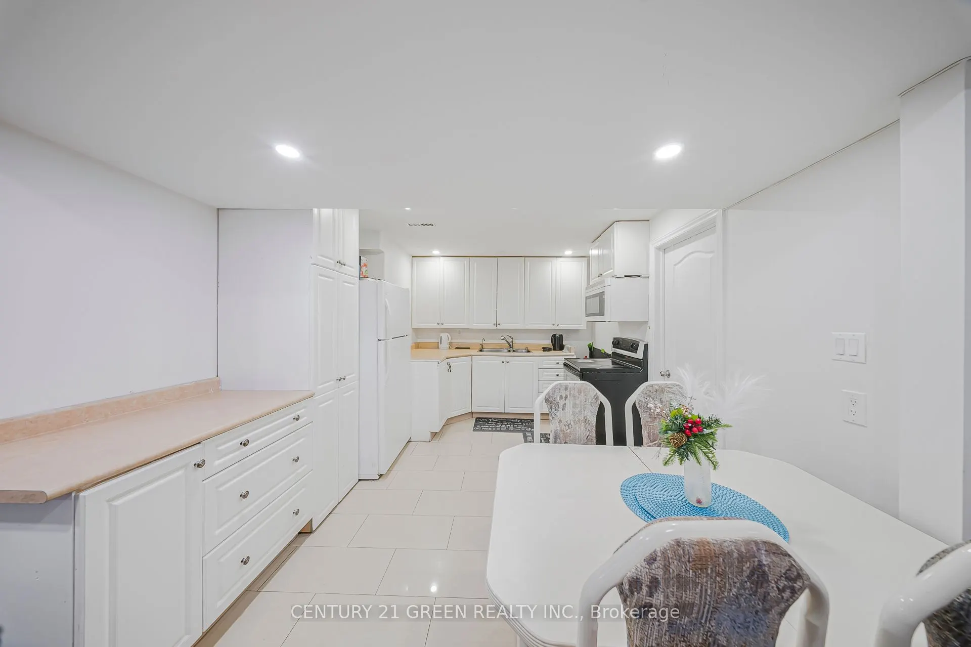 486 Fernforest Drive