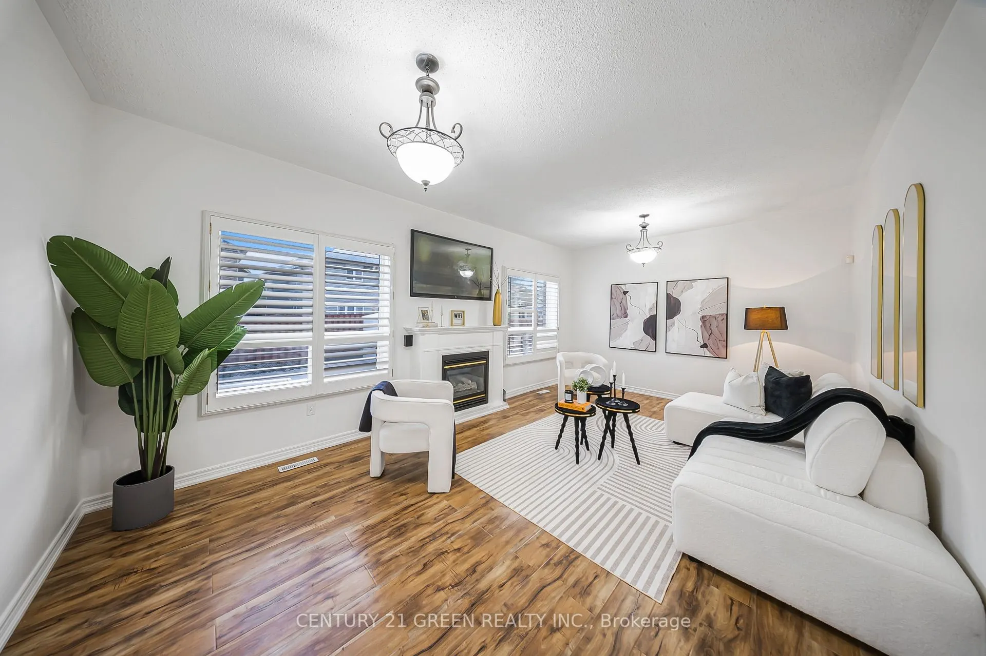 486 Fernforest Drive