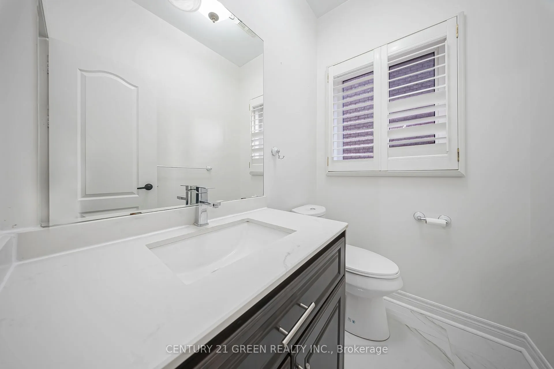 486 Fernforest Drive