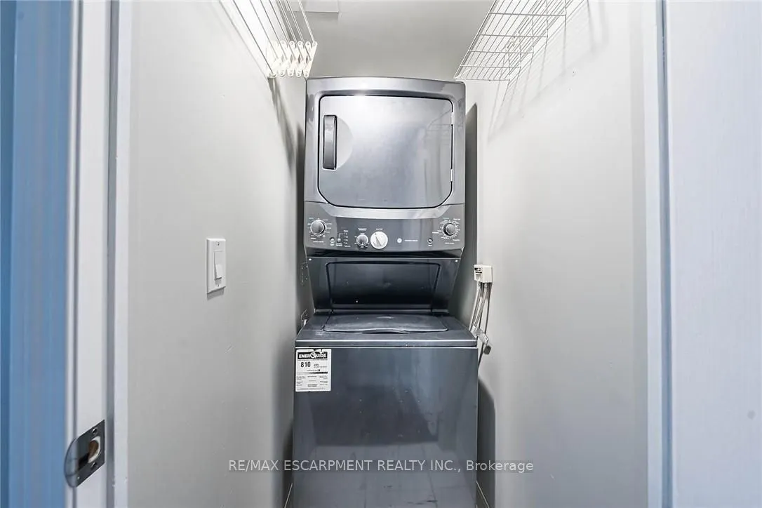 4 Elsinore Path, #402