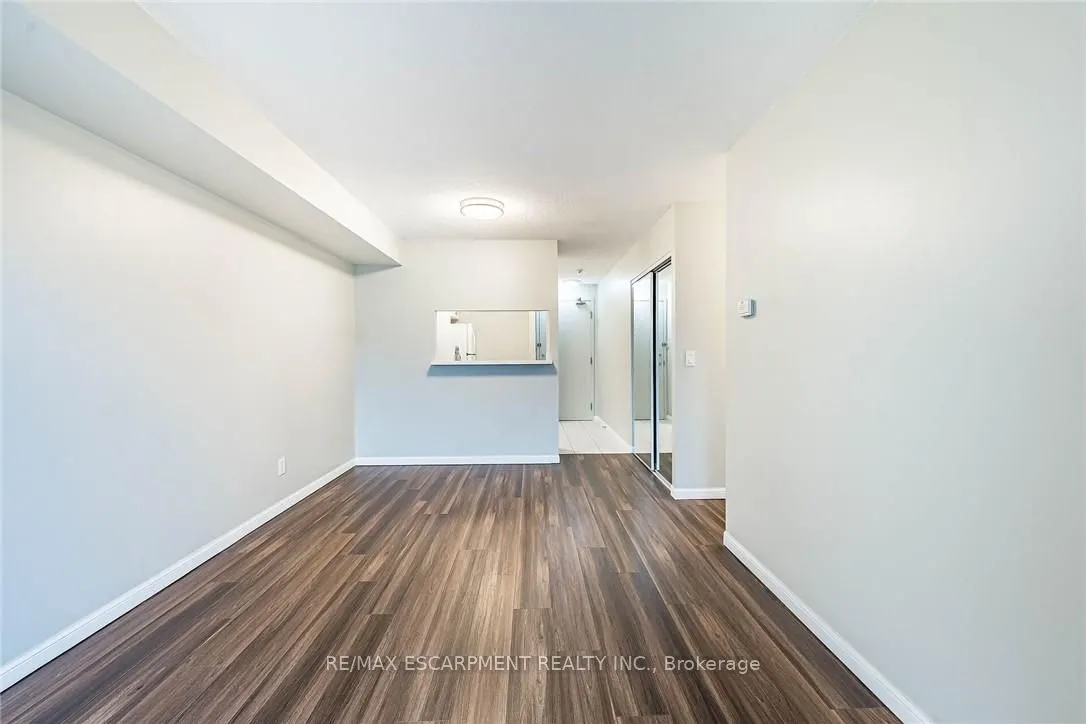 4 Elsinore Path, #402
