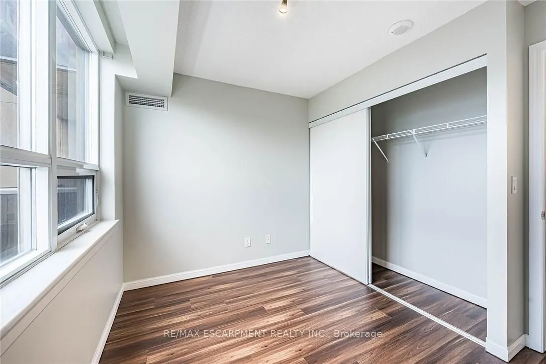 4 Elsinore Path, #402