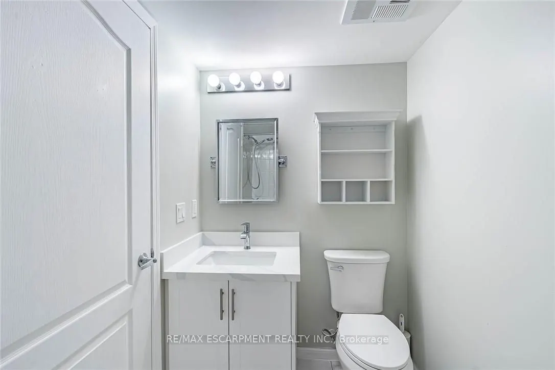 4 Elsinore Path, #402