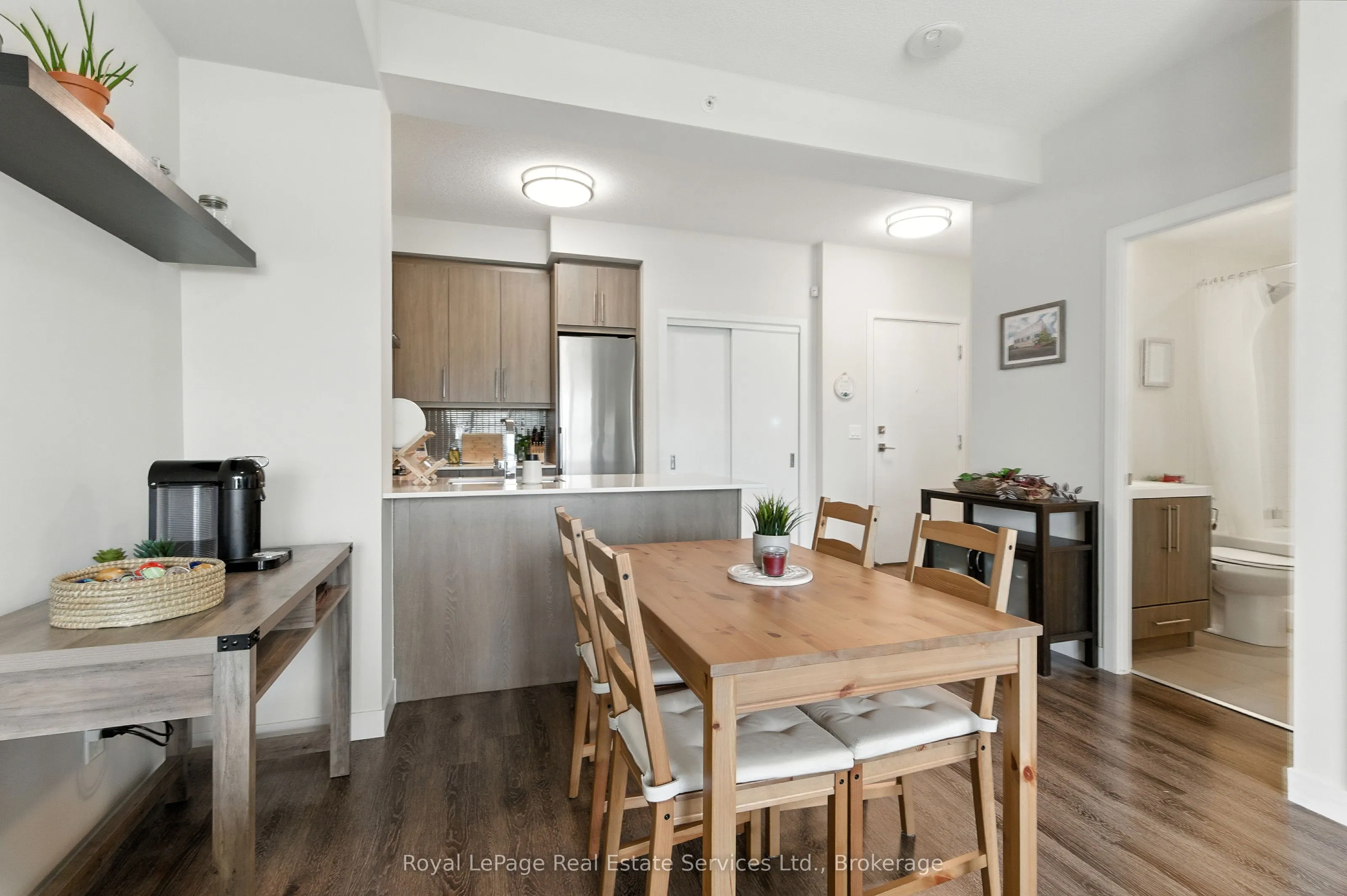 2081 Fairview Street, #813