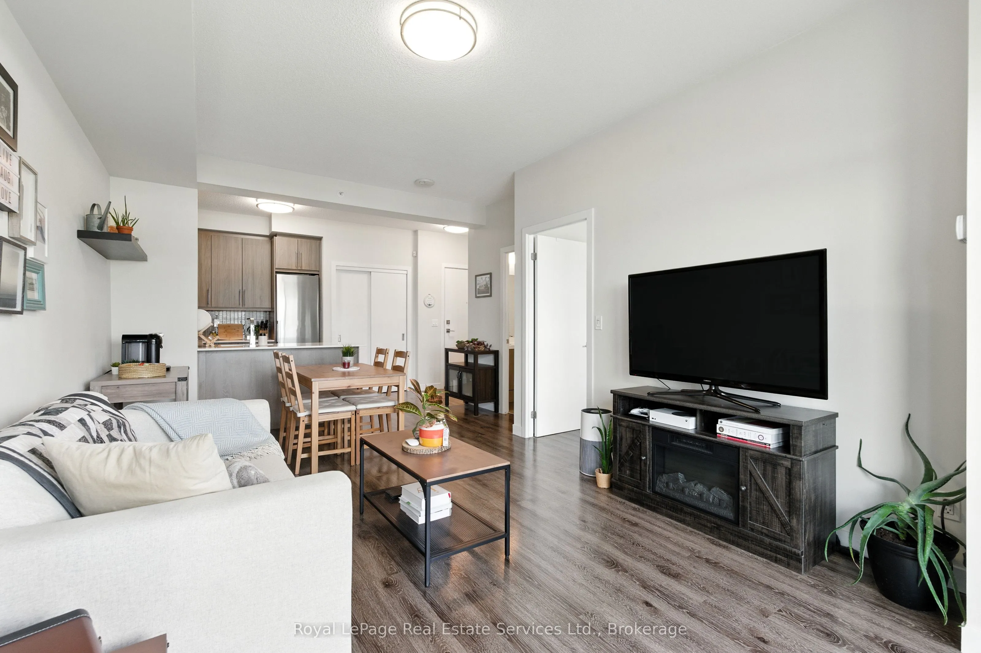 2081 Fairview Street, #813