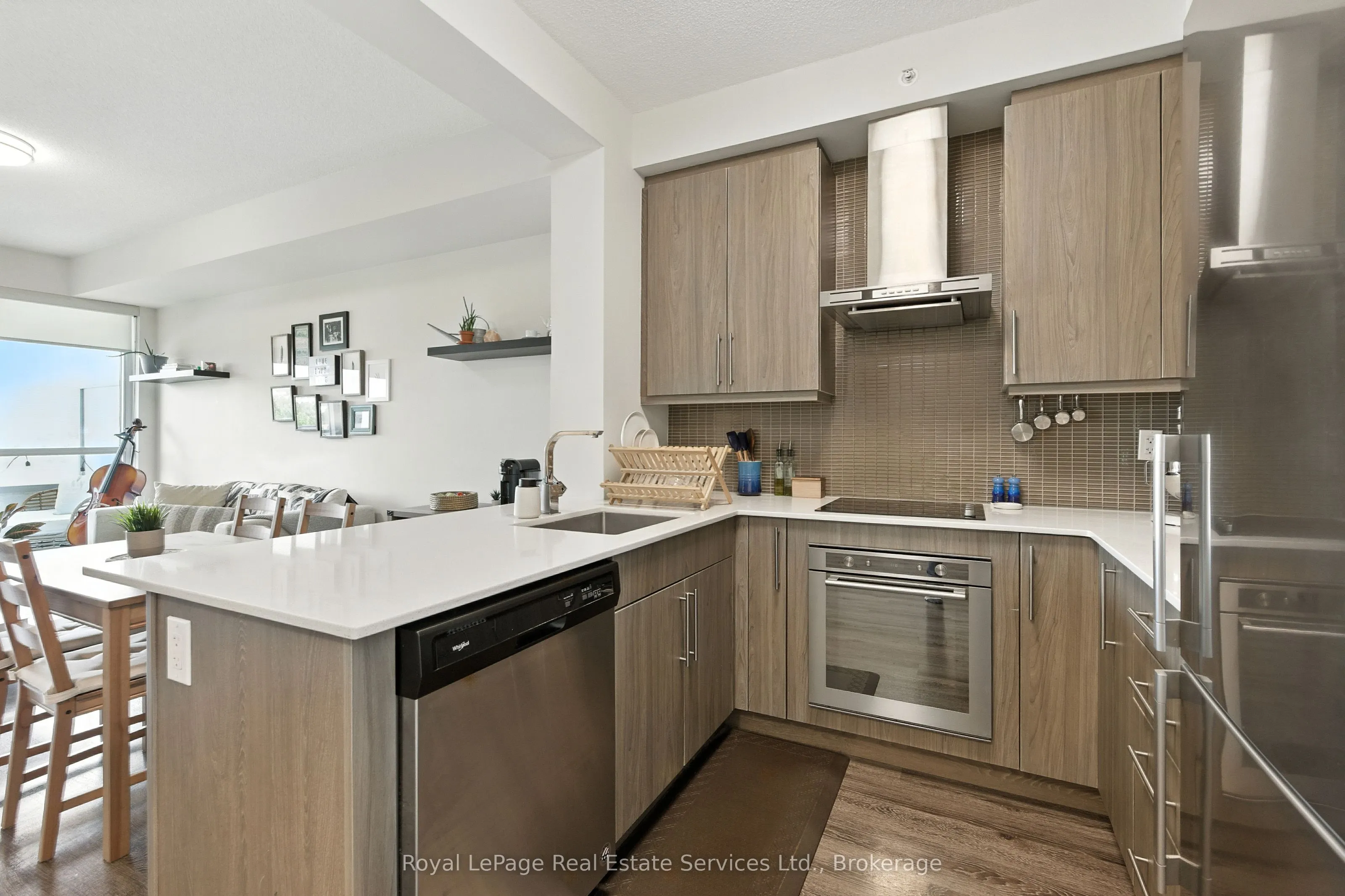 2081 Fairview Street, #813