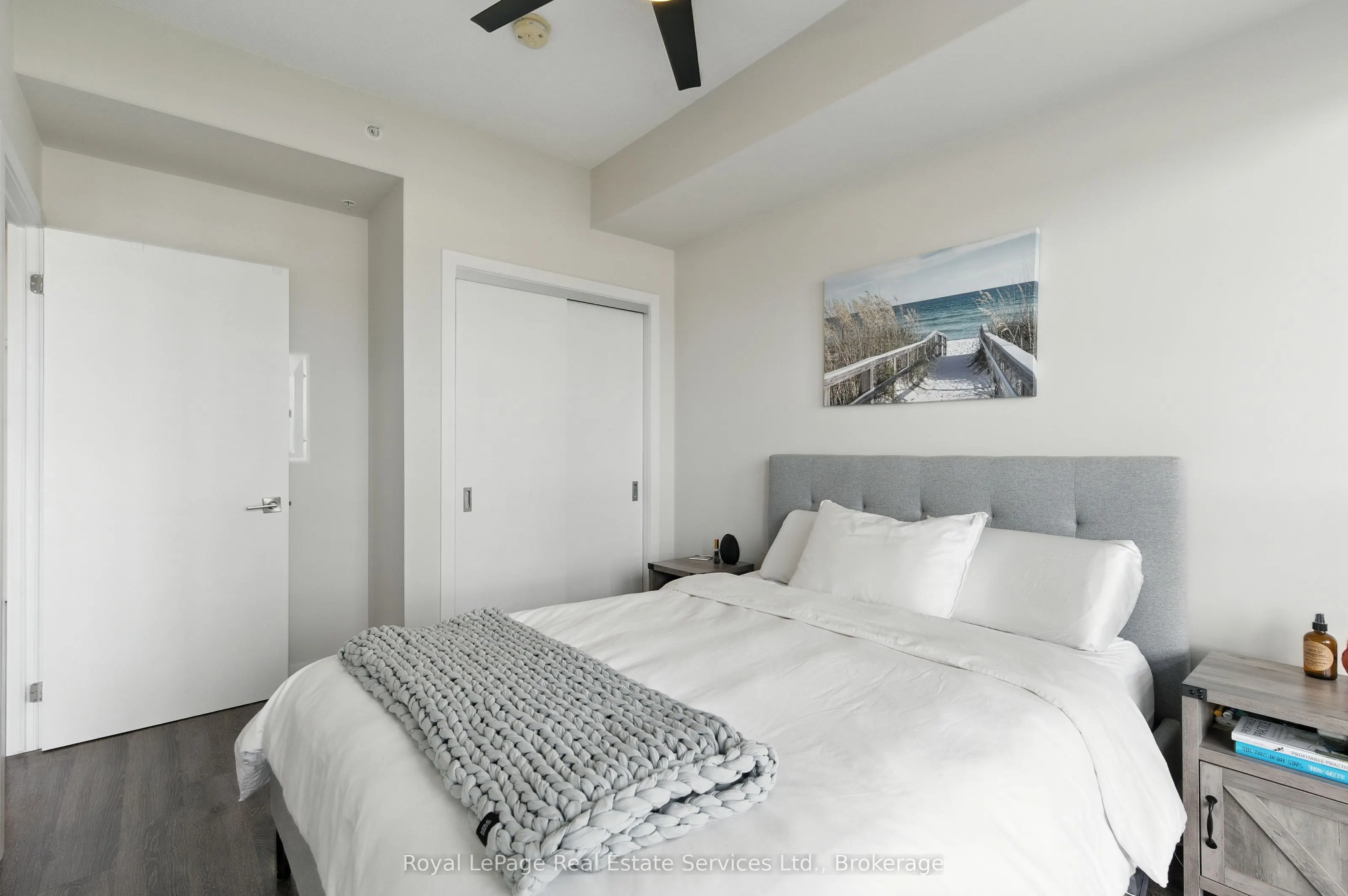2081 Fairview Street, #813