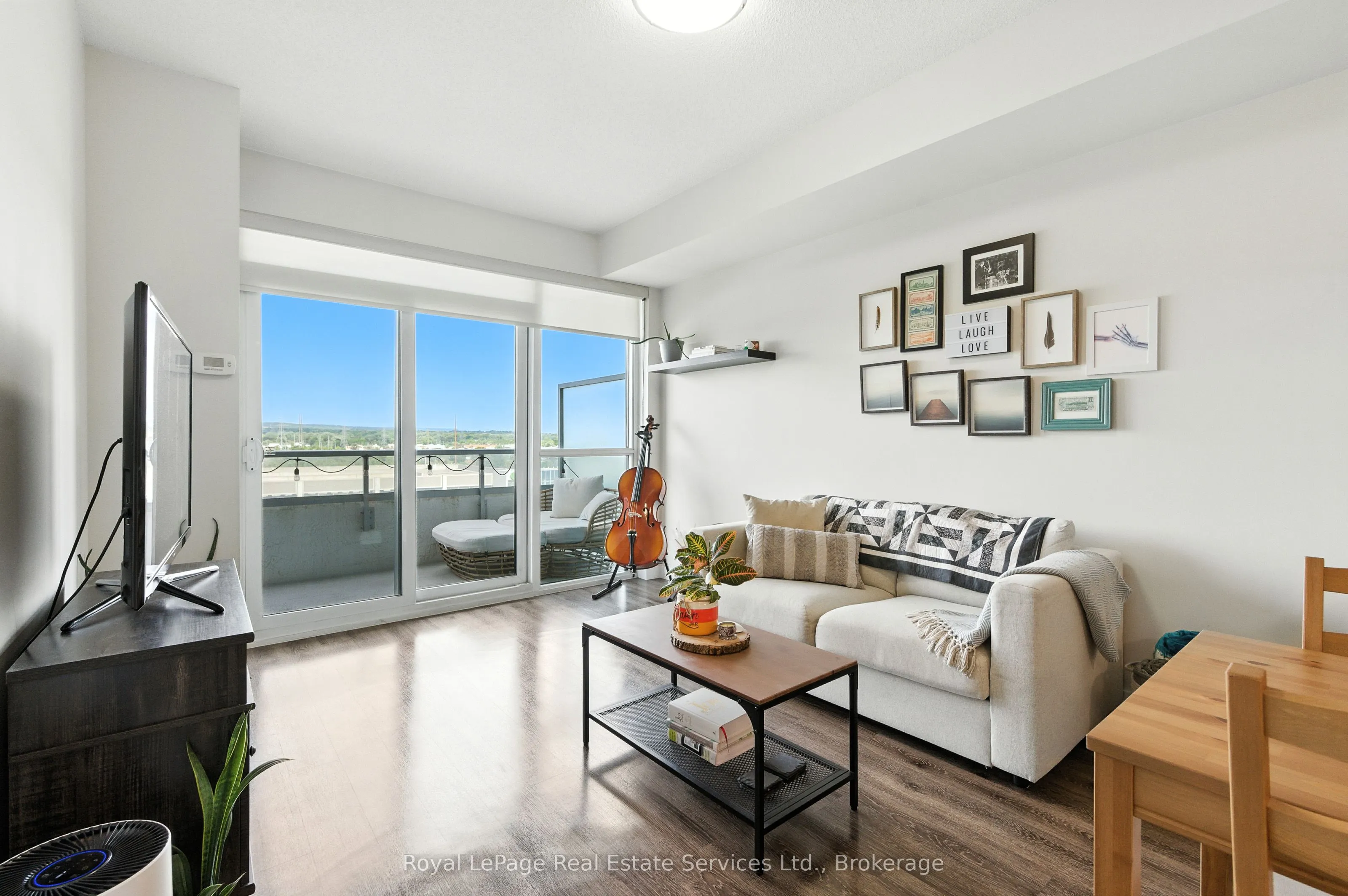 2081 Fairview Street, #813