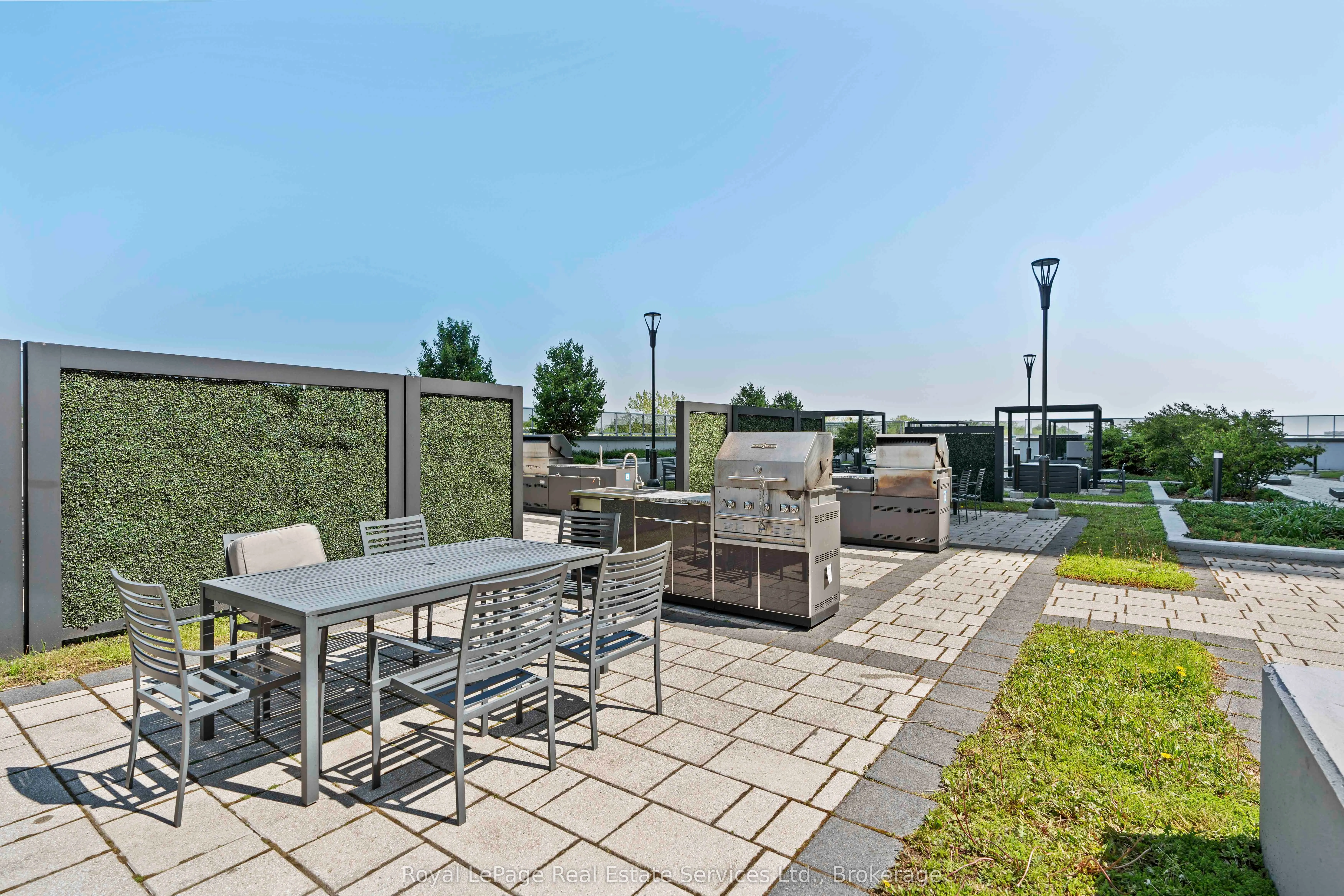 2081 Fairview Street, #813