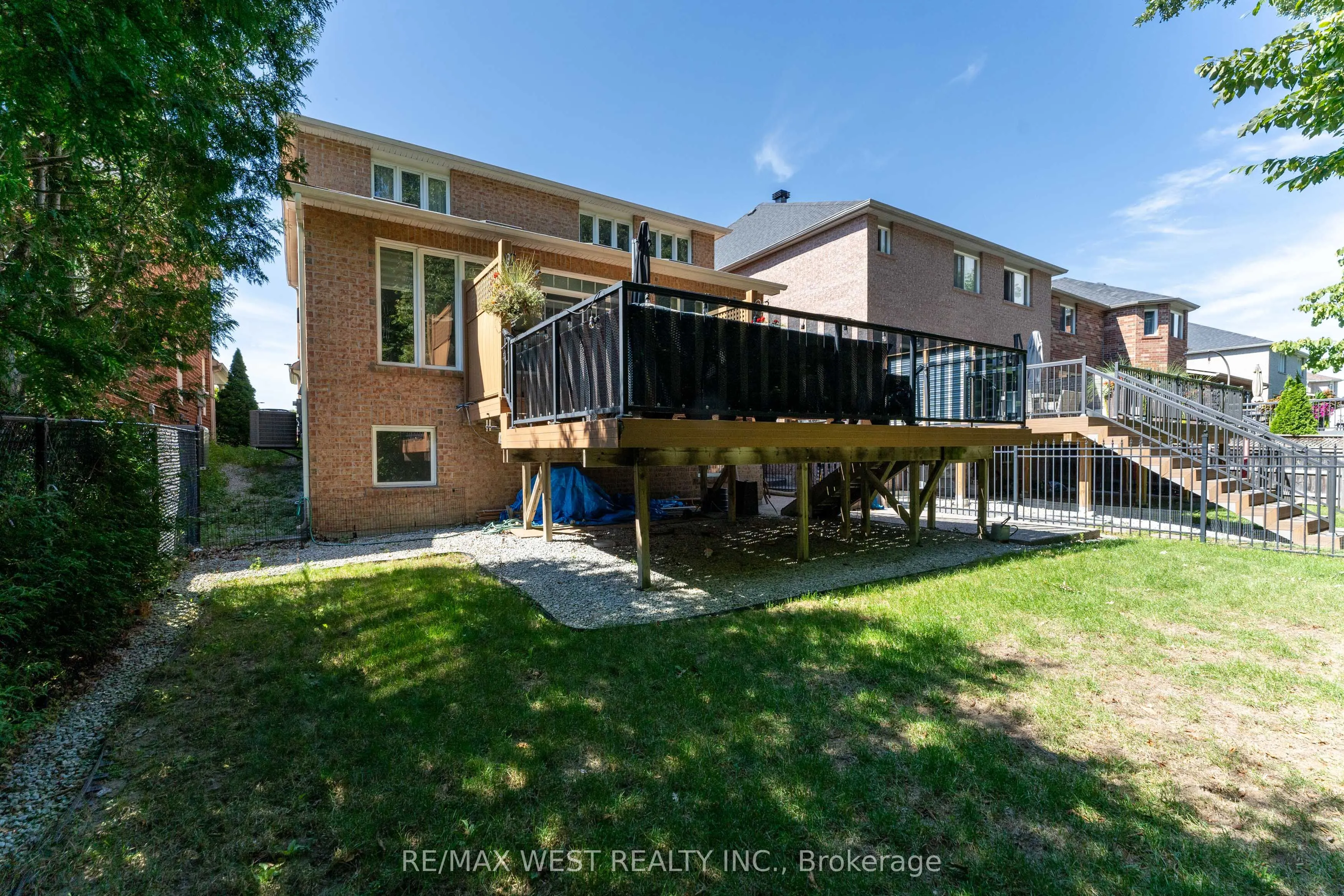 5211 Misty Pine Crescent
