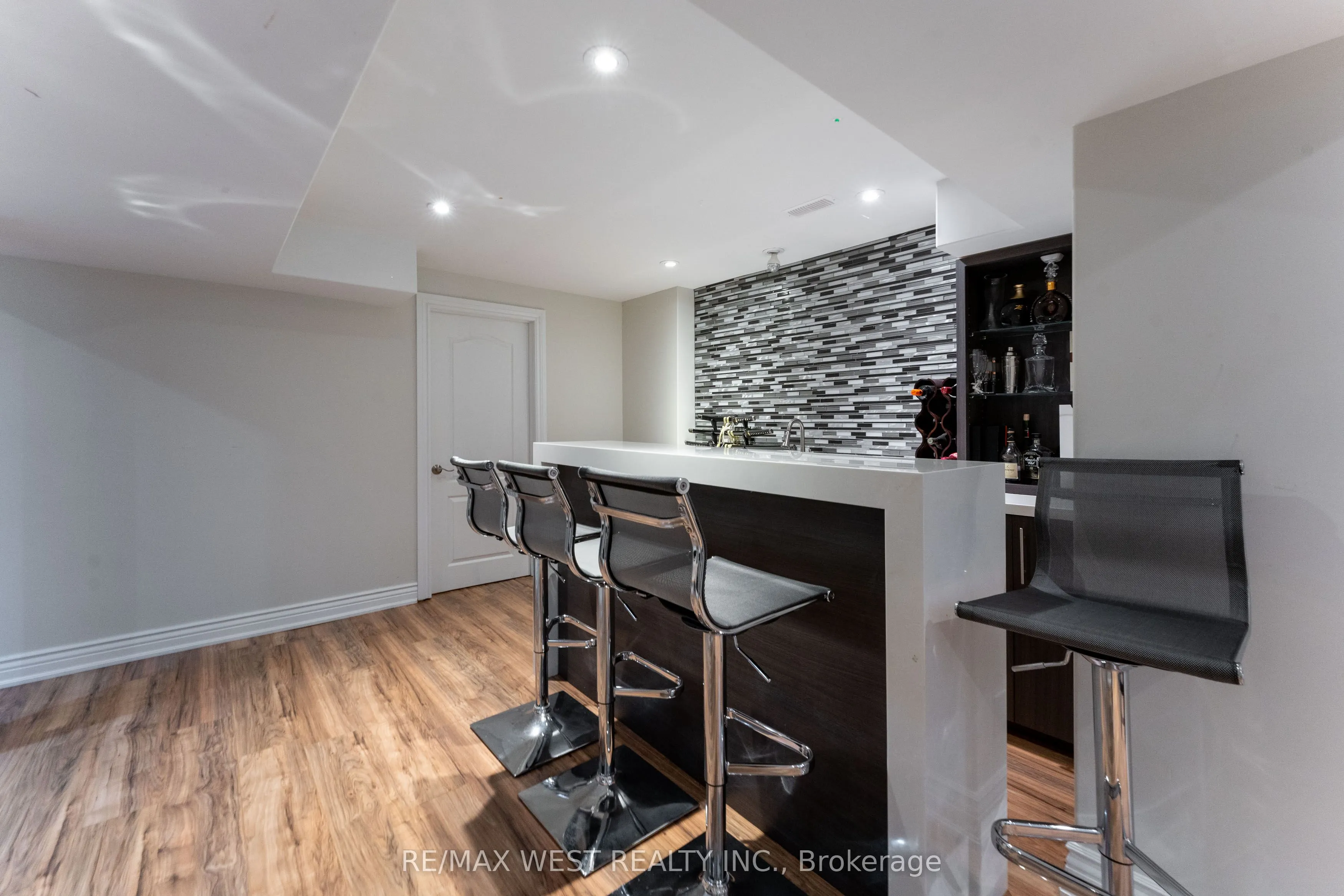 5211 Misty Pine Crescent