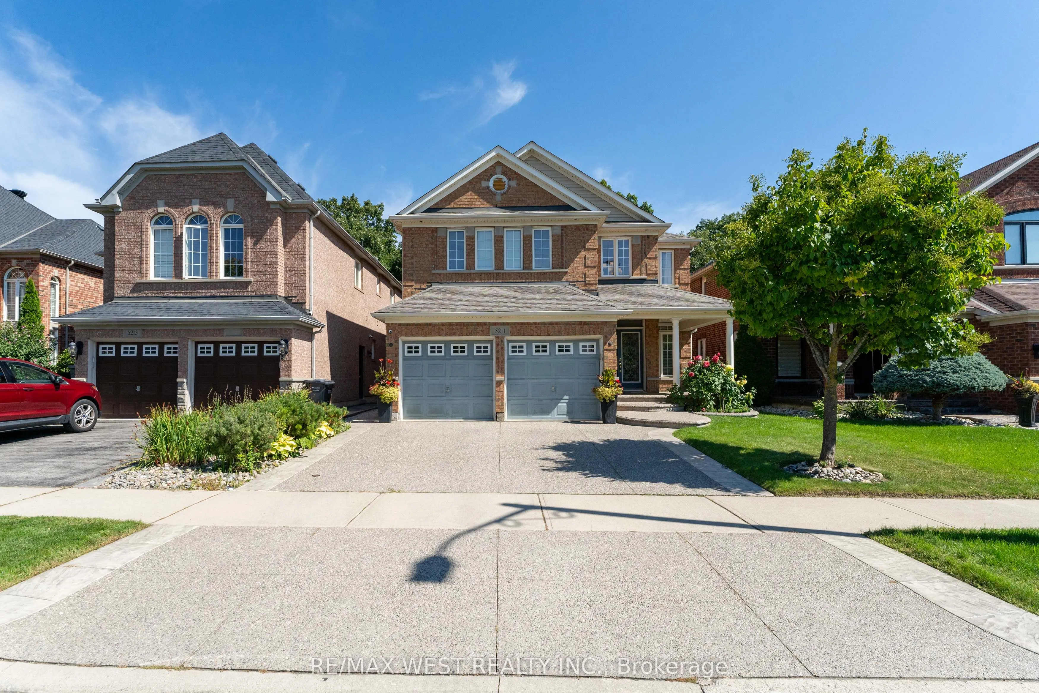 5211 Misty Pine Crescent