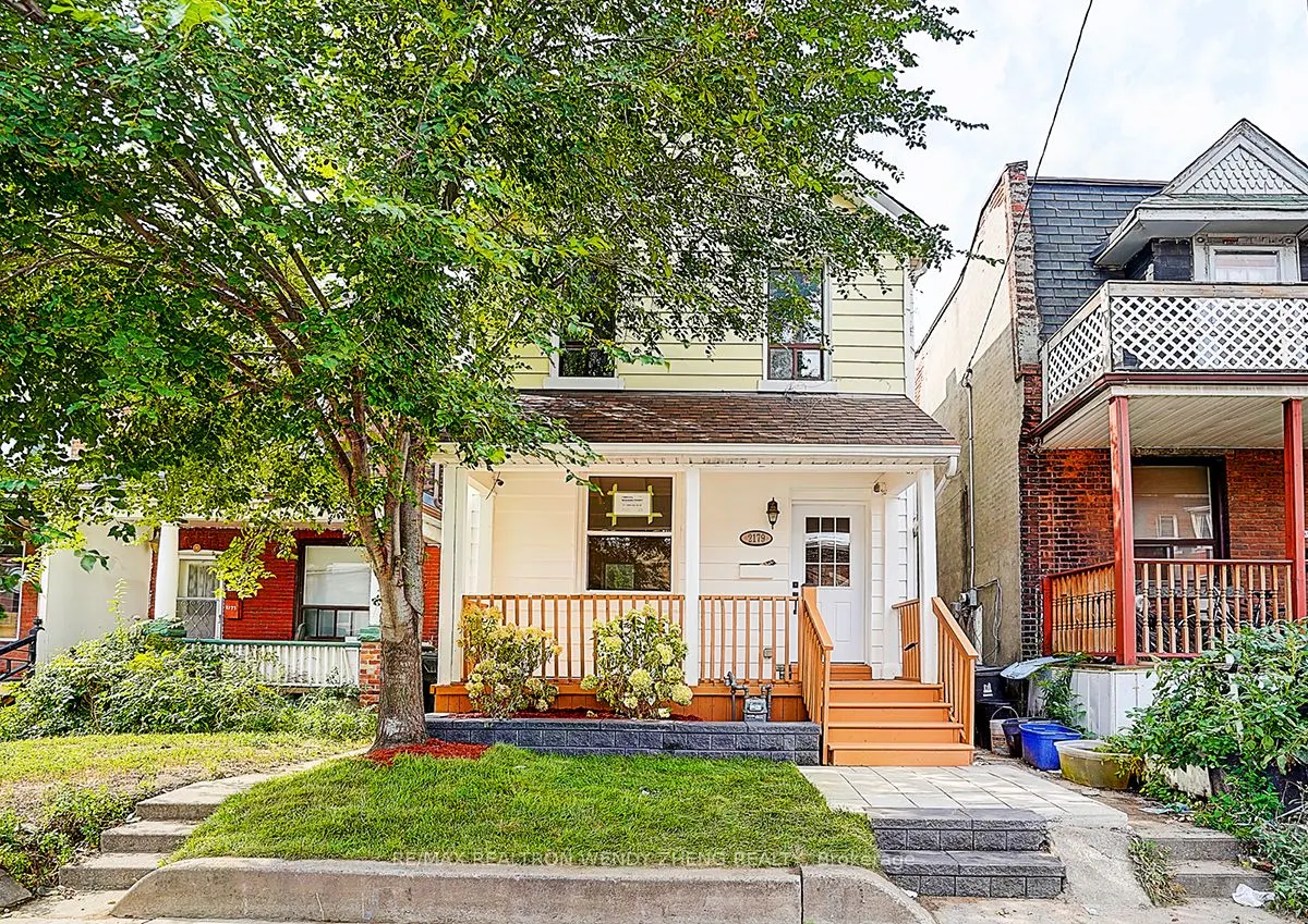 2179 Dundas Street W