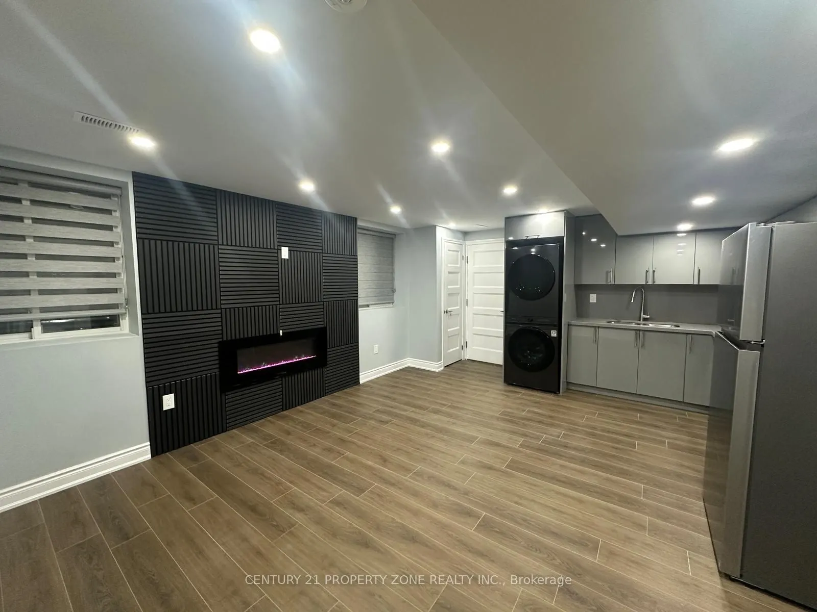 1394 lobelia Crescent, #lower unit