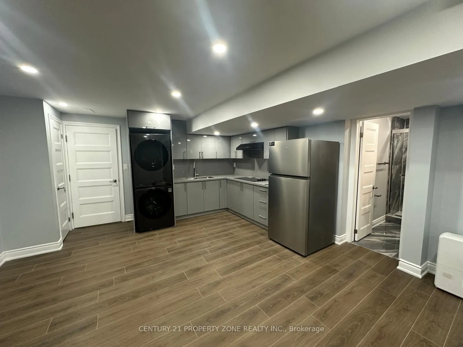 1394 lobelia Crescent, #lower unit
