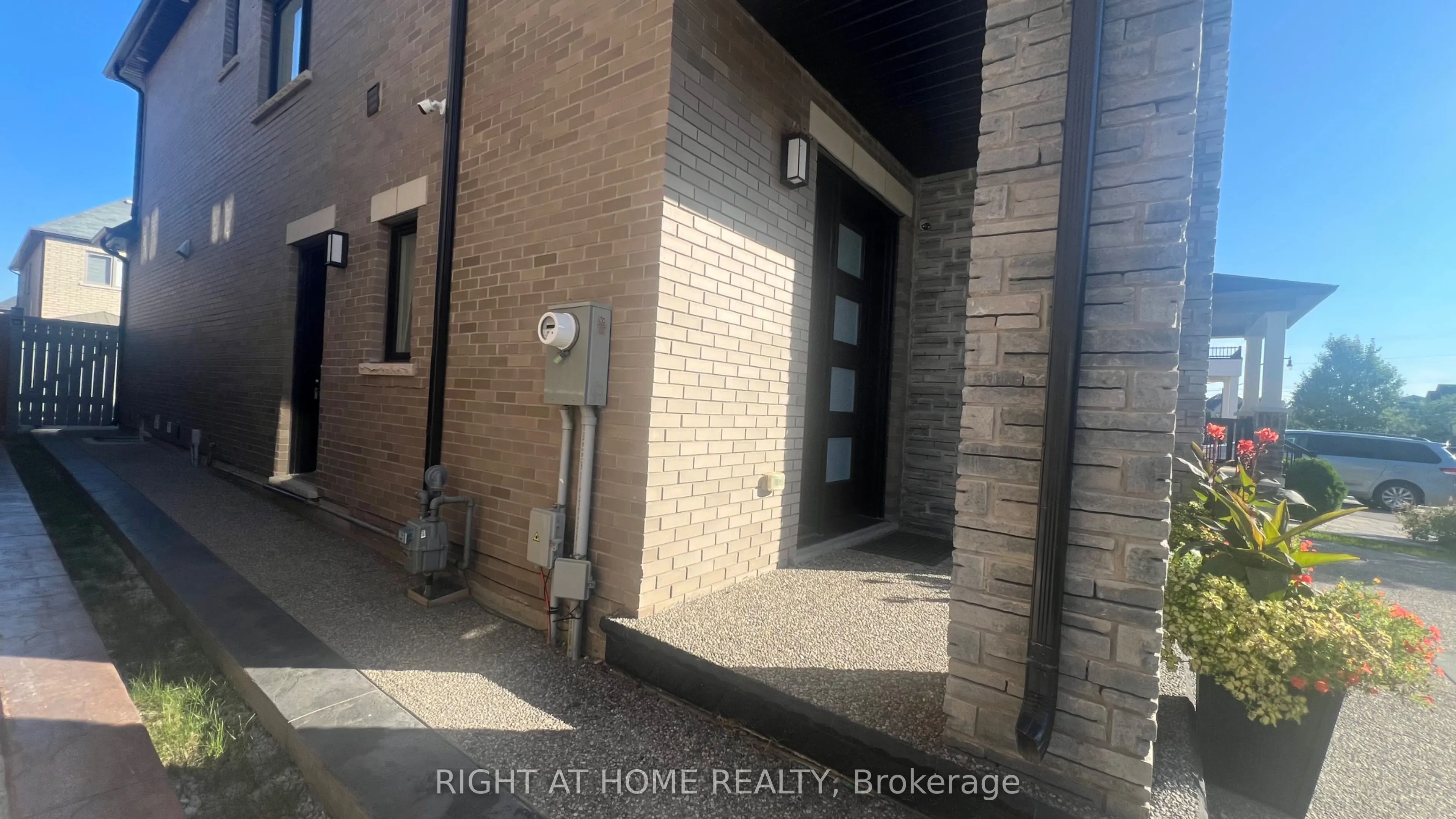 6 Grendon Crescent
