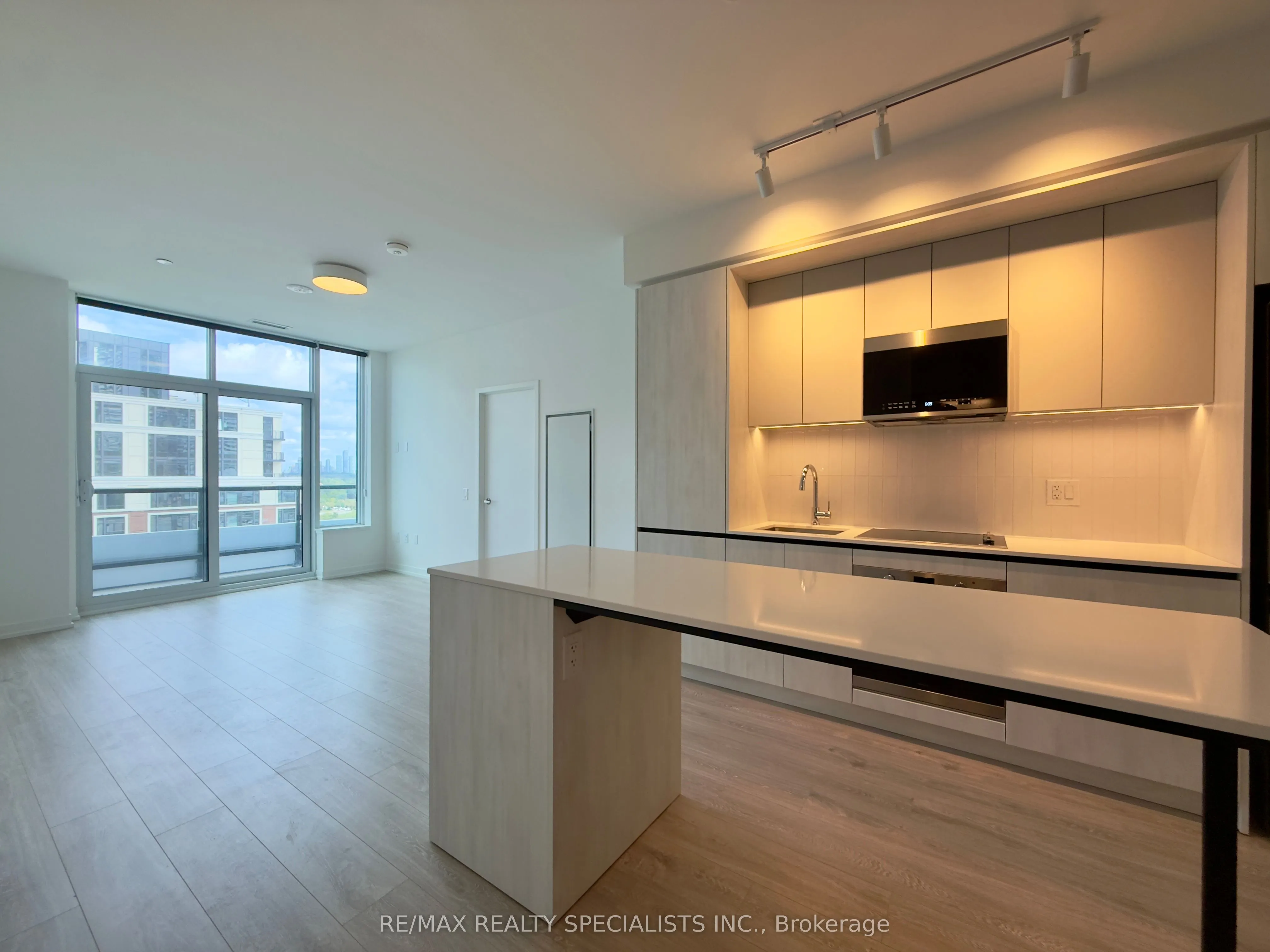 2485 Eglinton Avenue W, #715