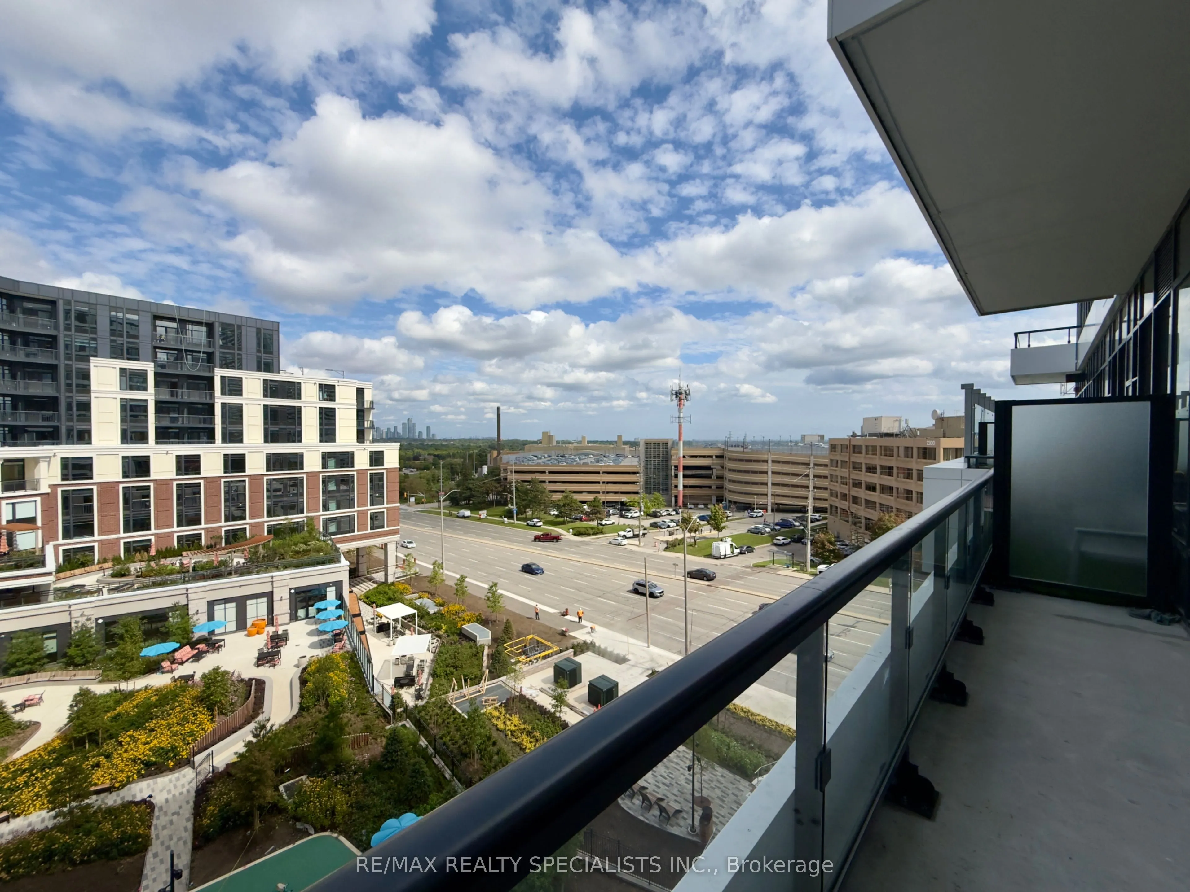 2485 Eglinton Avenue W, #715