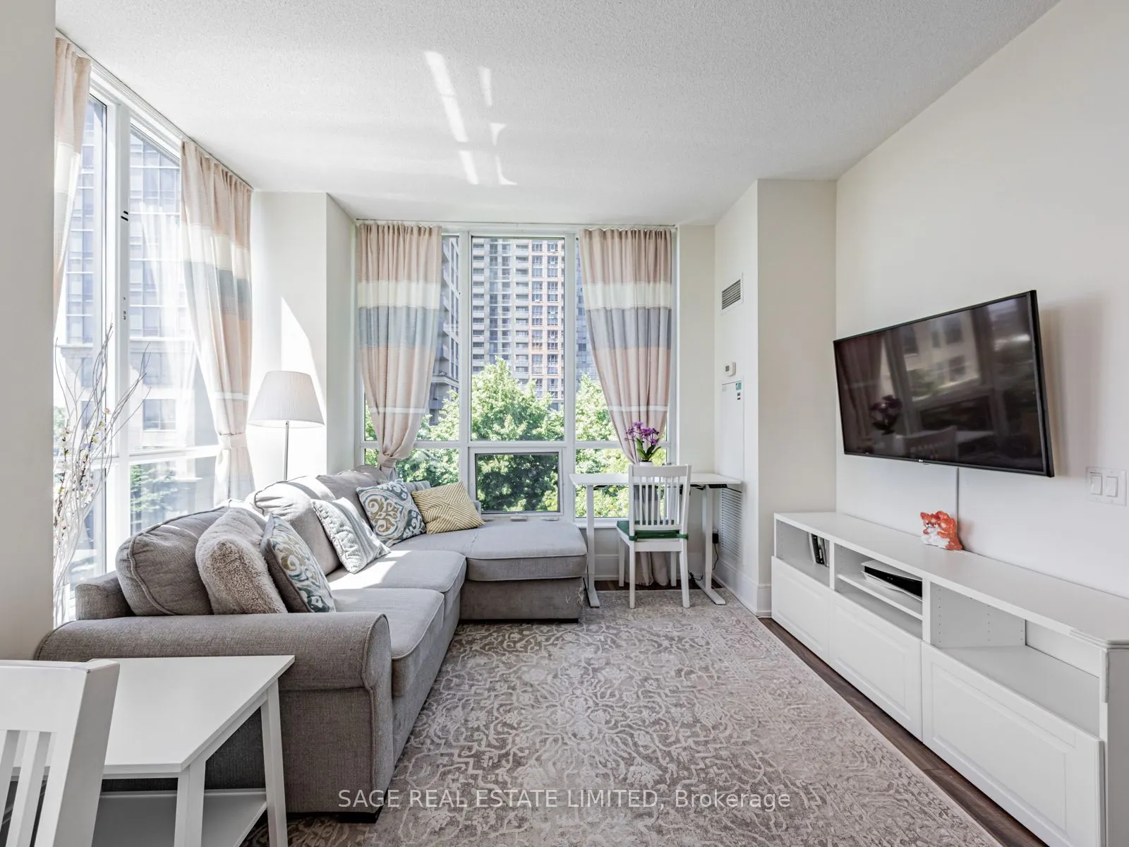 15 Viking Lane, #302