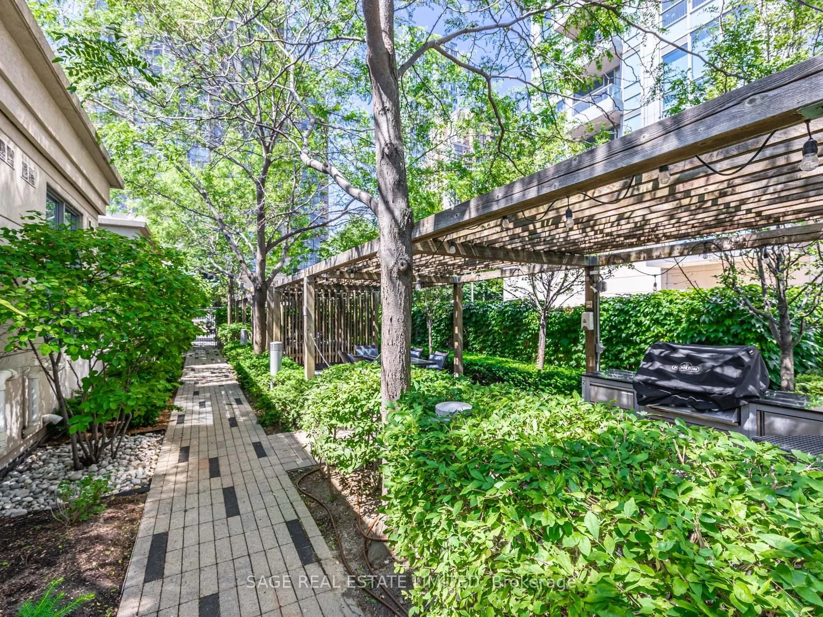15 Viking Lane, #302