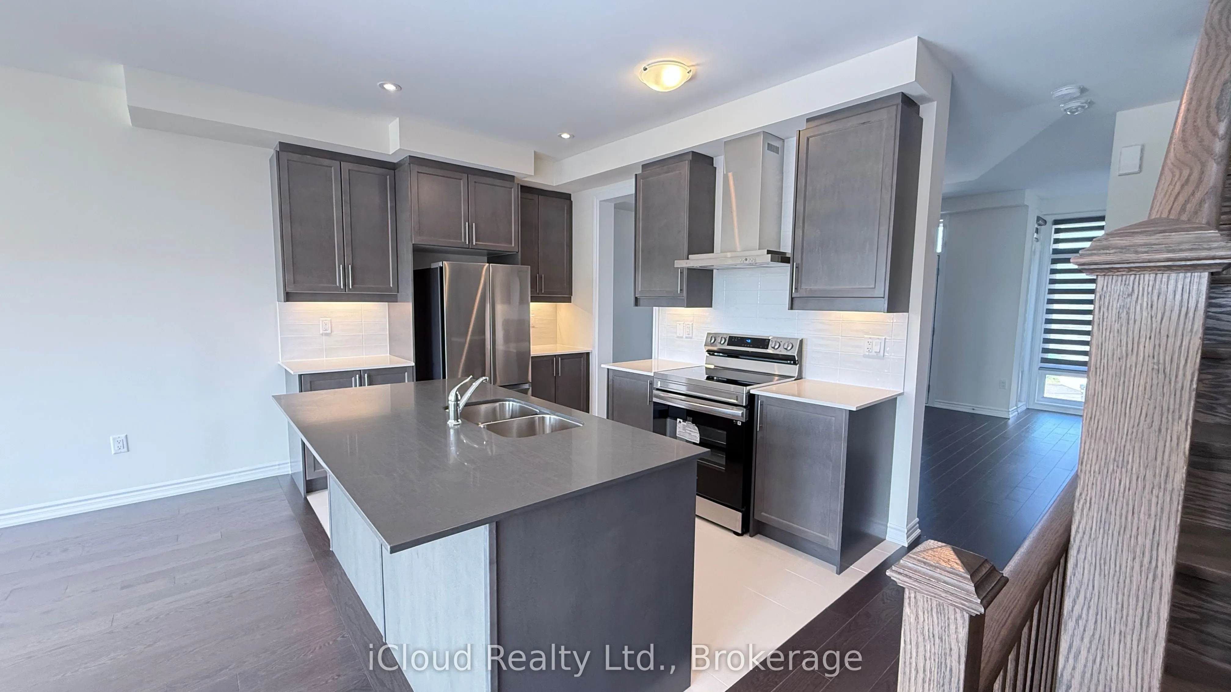 79 Donald Ficht Crescent W