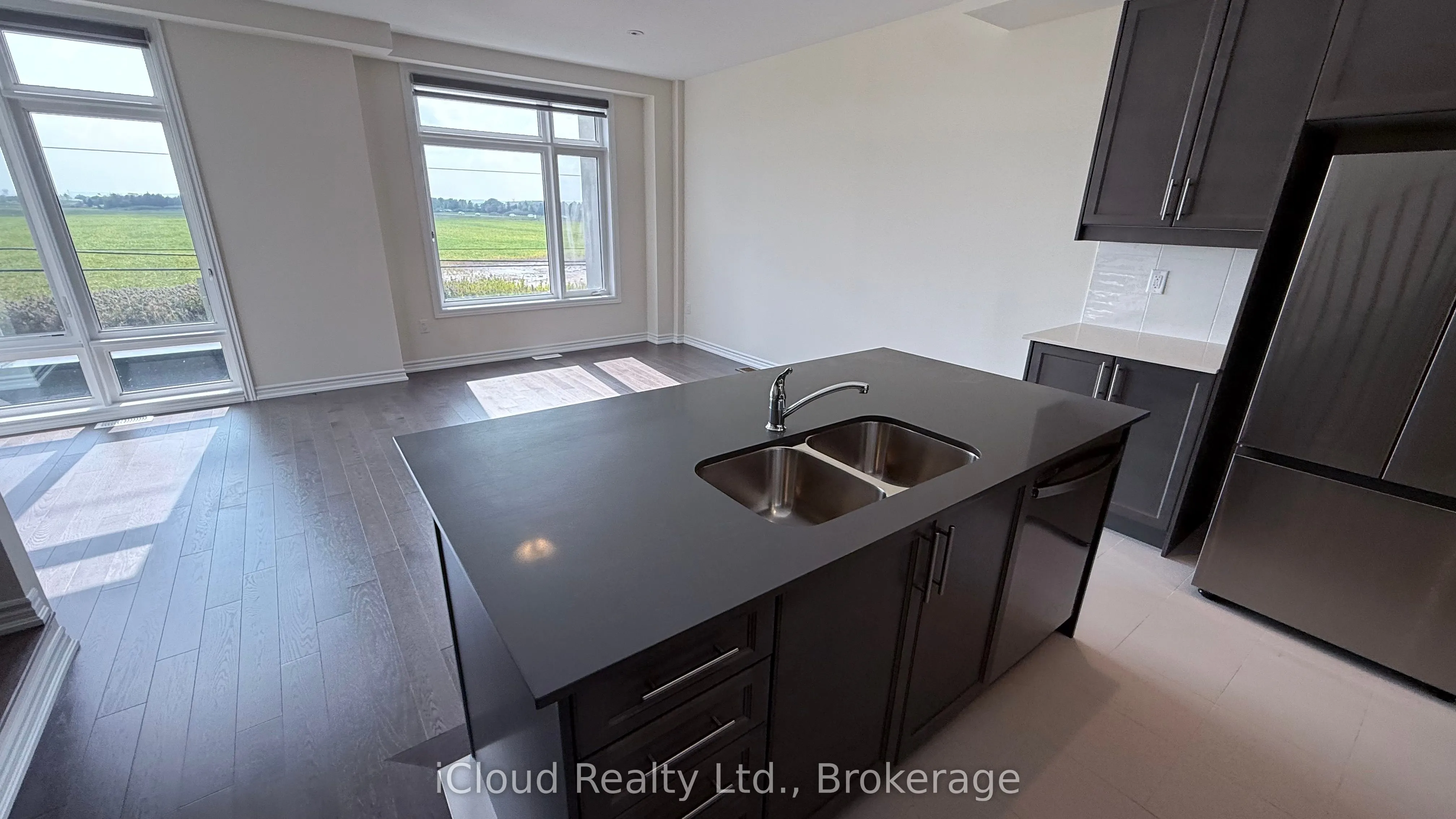 79 Donald Ficht Crescent W