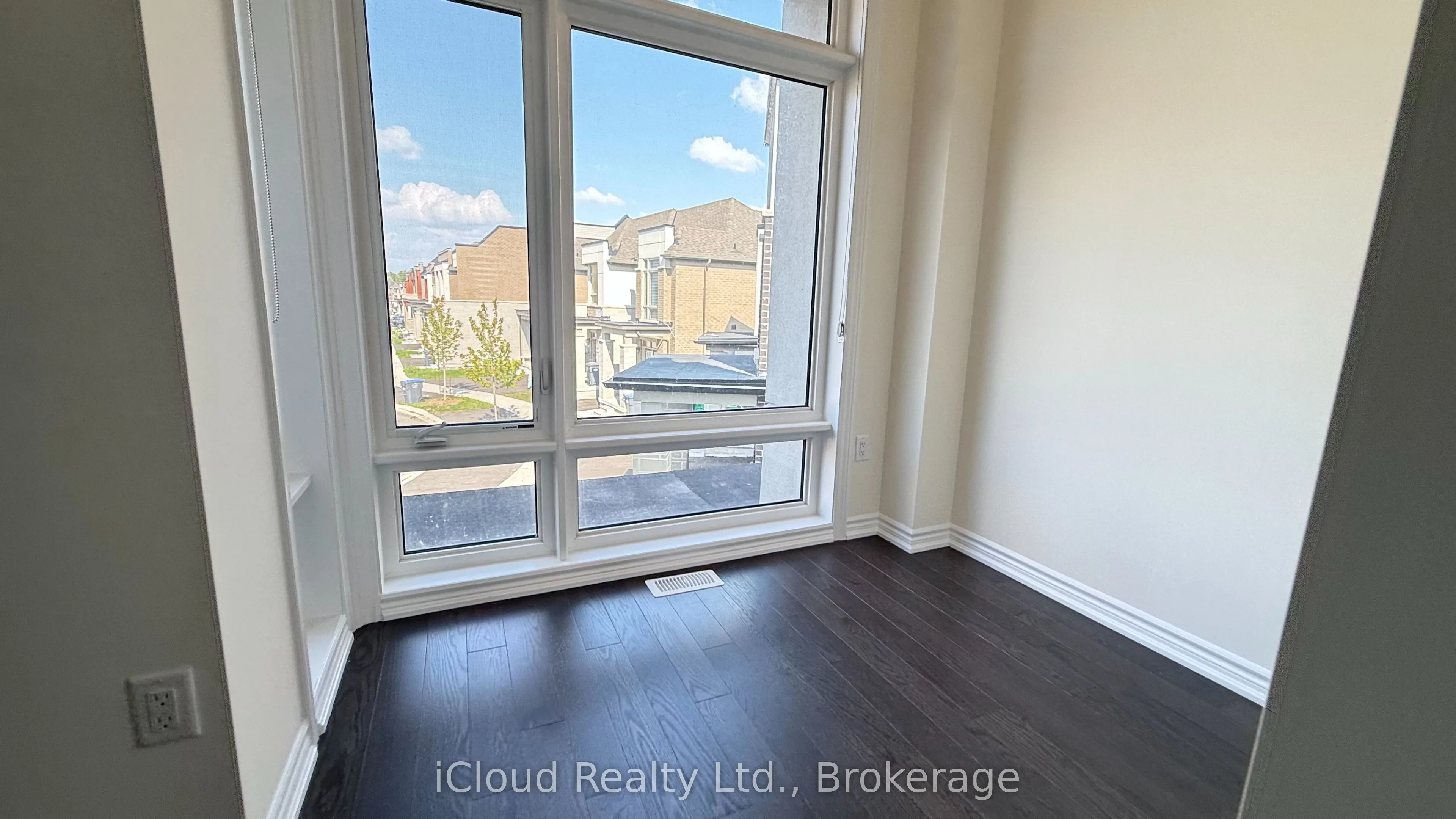 79 Donald Ficht Crescent W