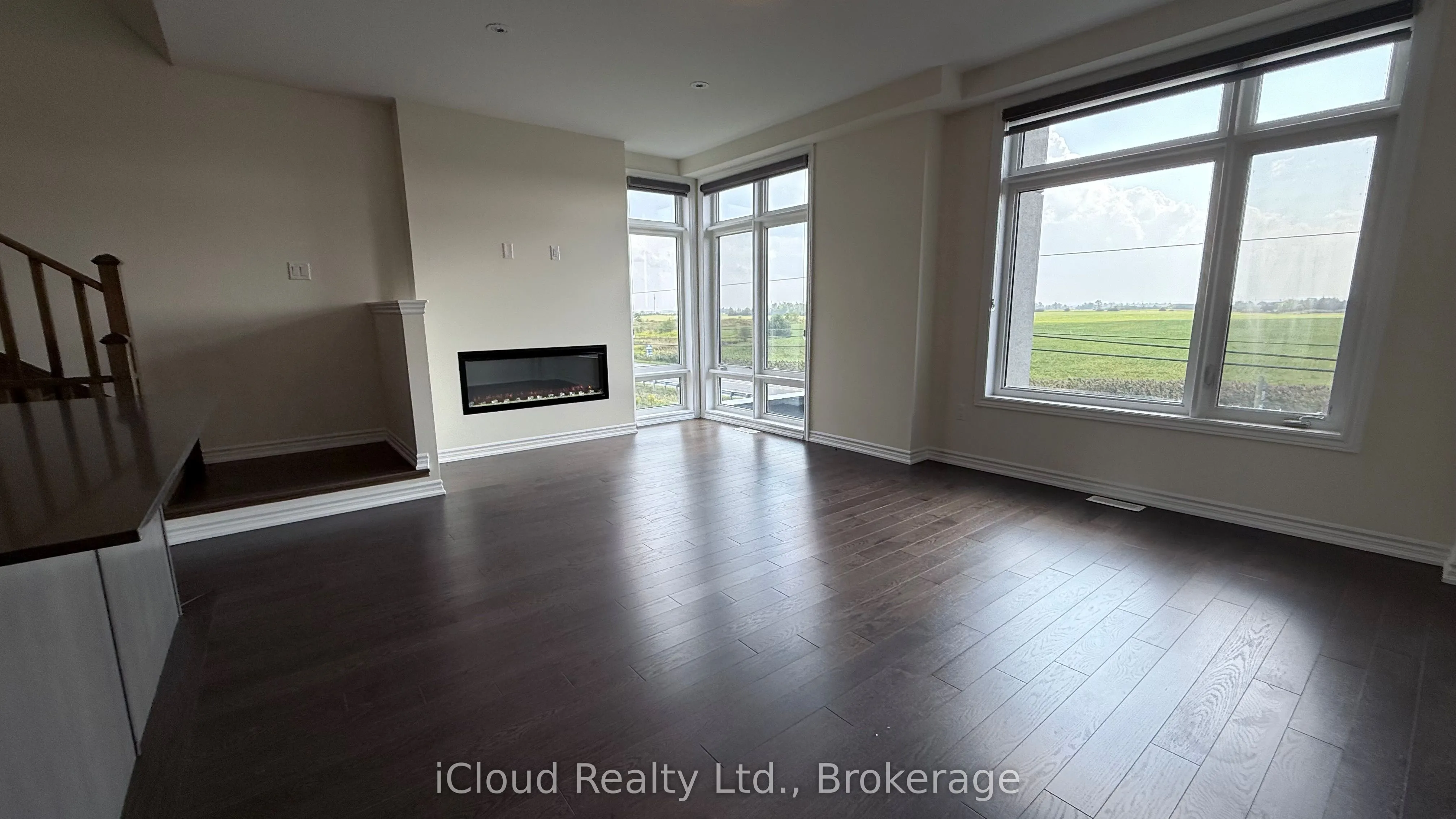 79 Donald Ficht Crescent W
