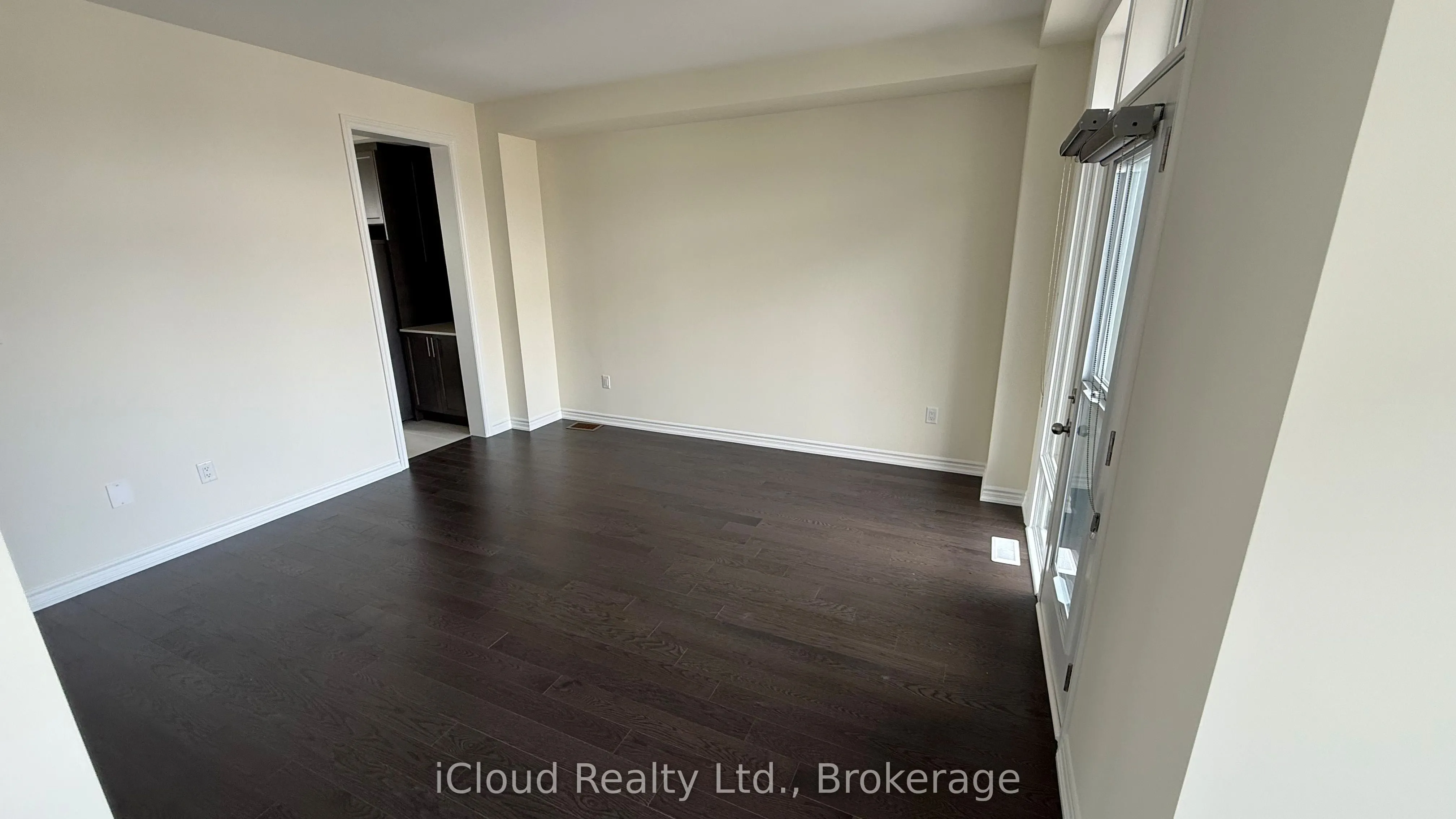 79 Donald Ficht Crescent W