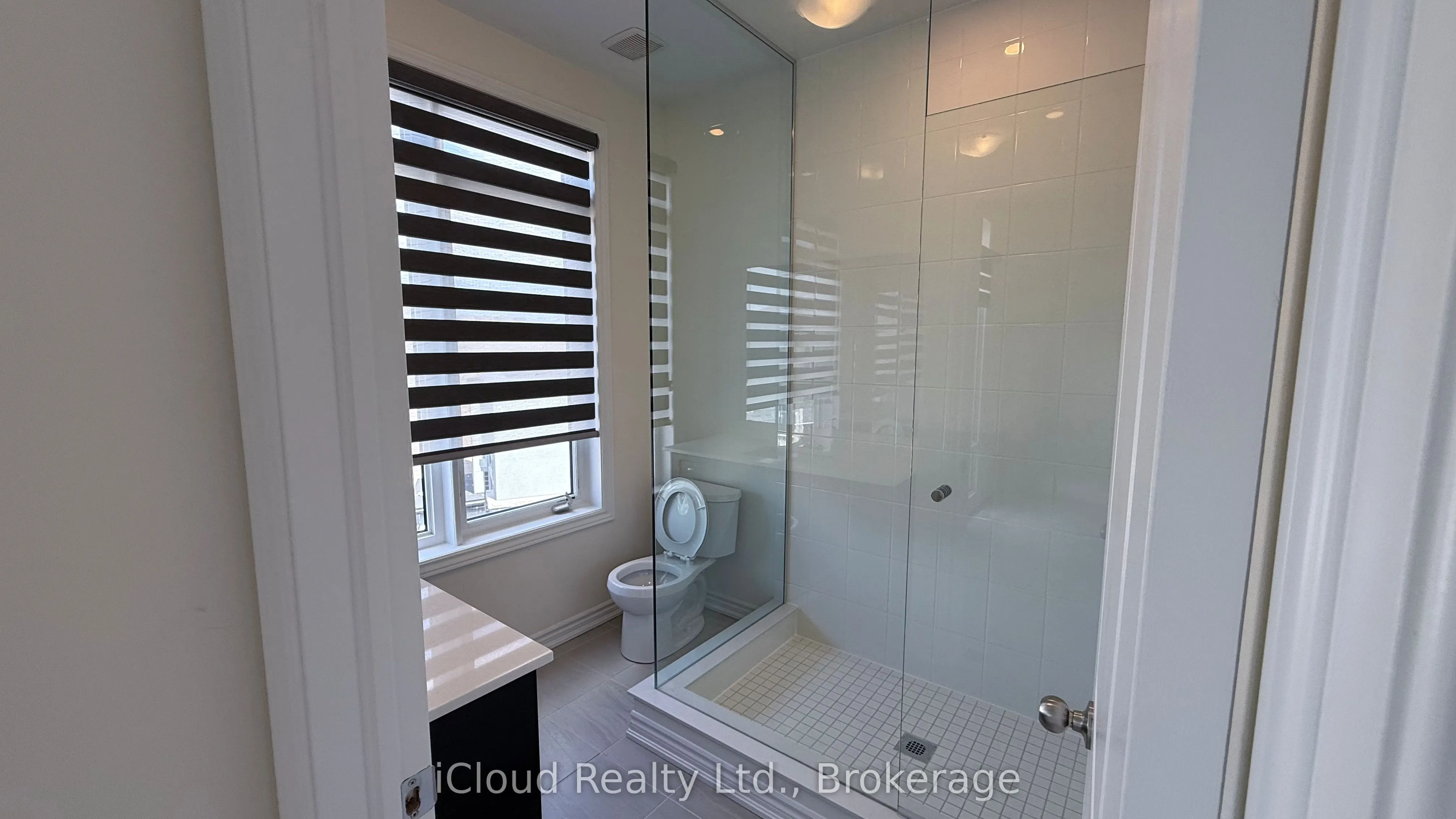 79 Donald Ficht Crescent W