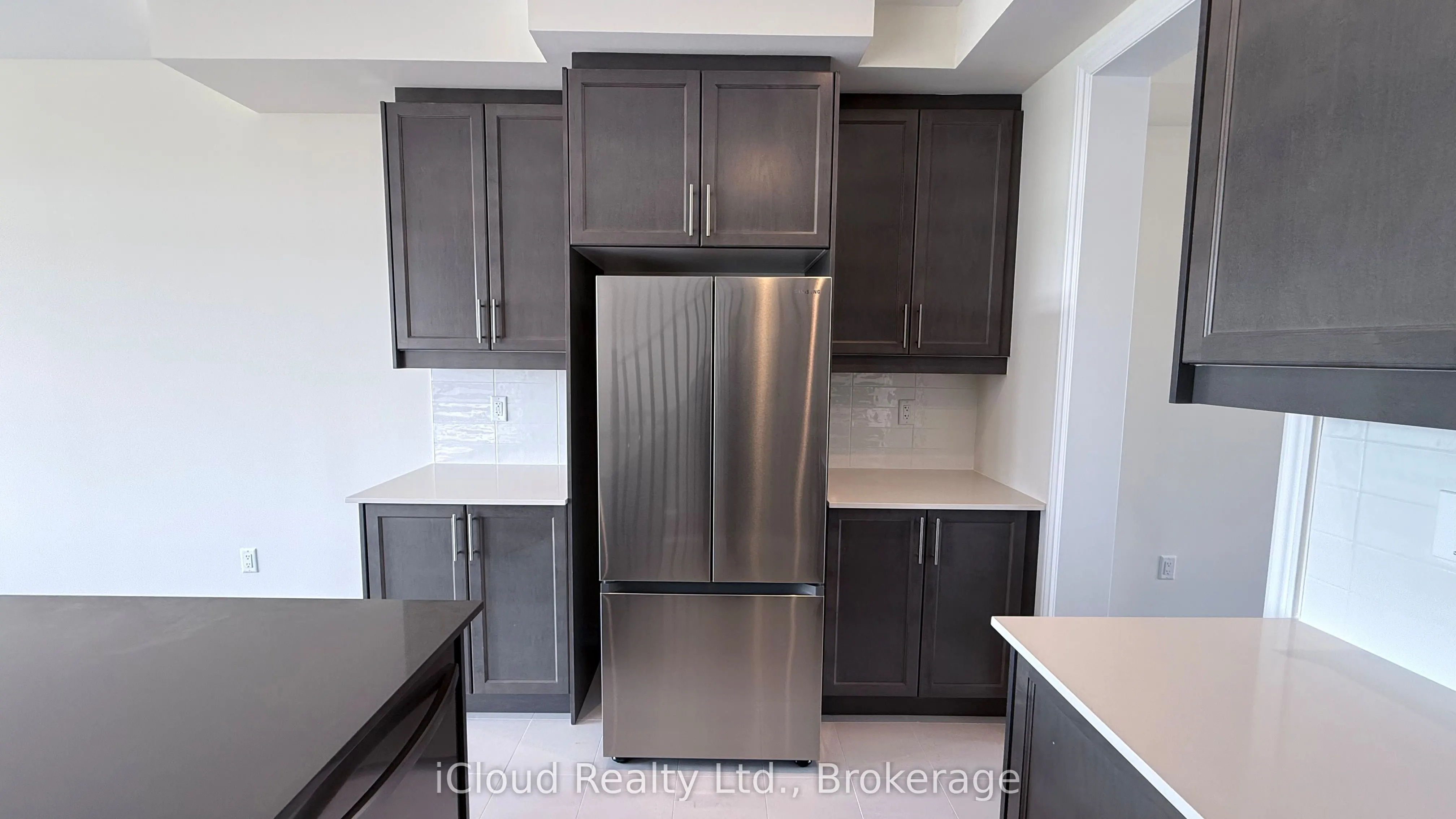 79 Donald Ficht Crescent W