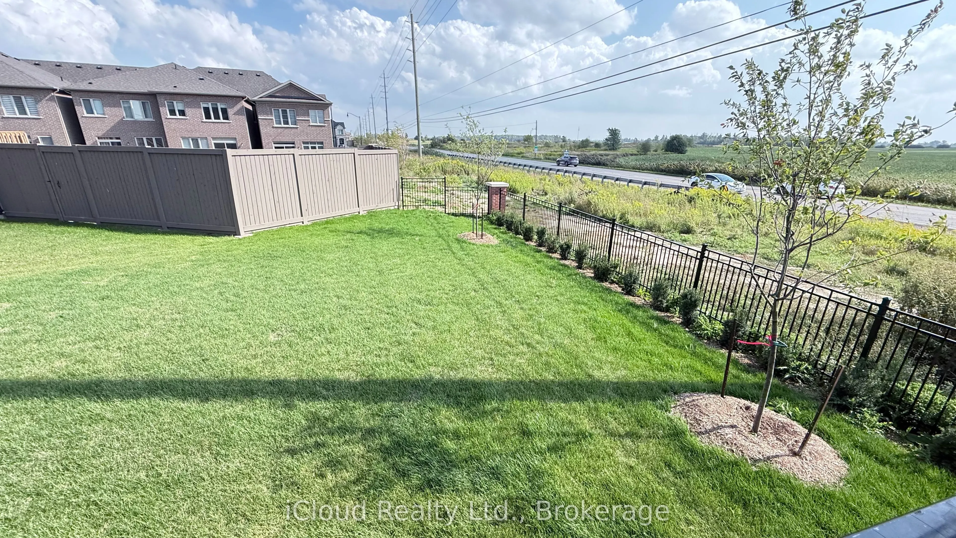 79 Donald Ficht Crescent W