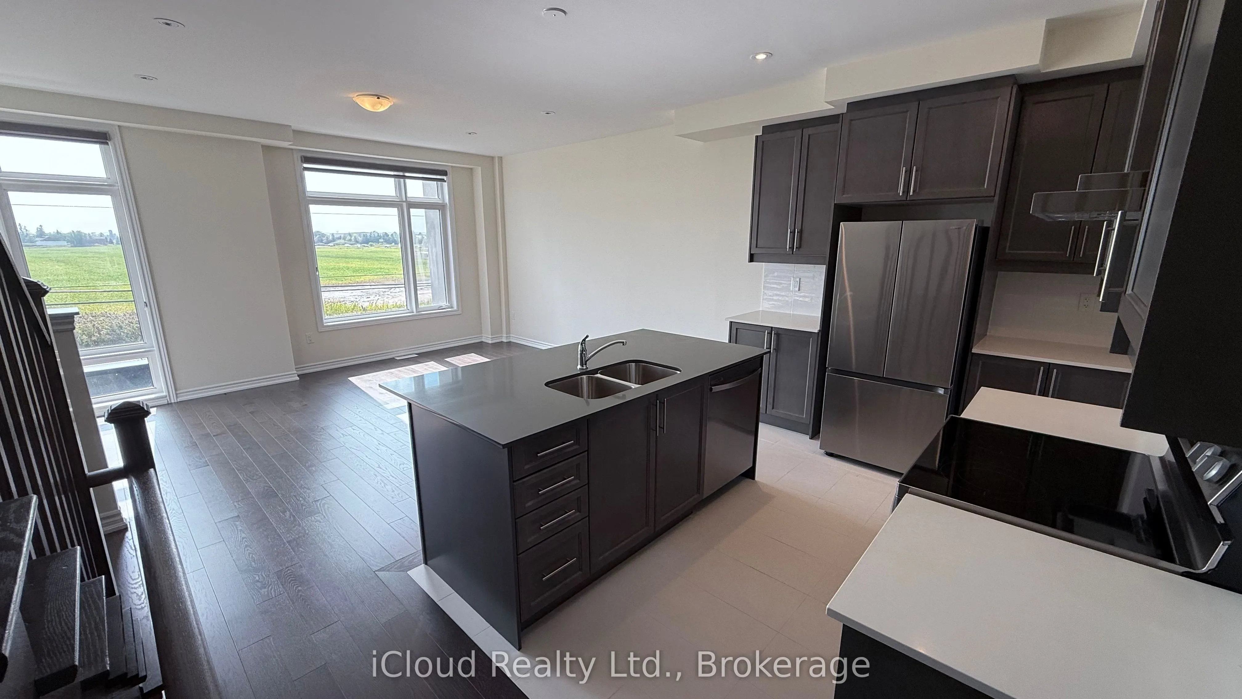 79 Donald Ficht Crescent W