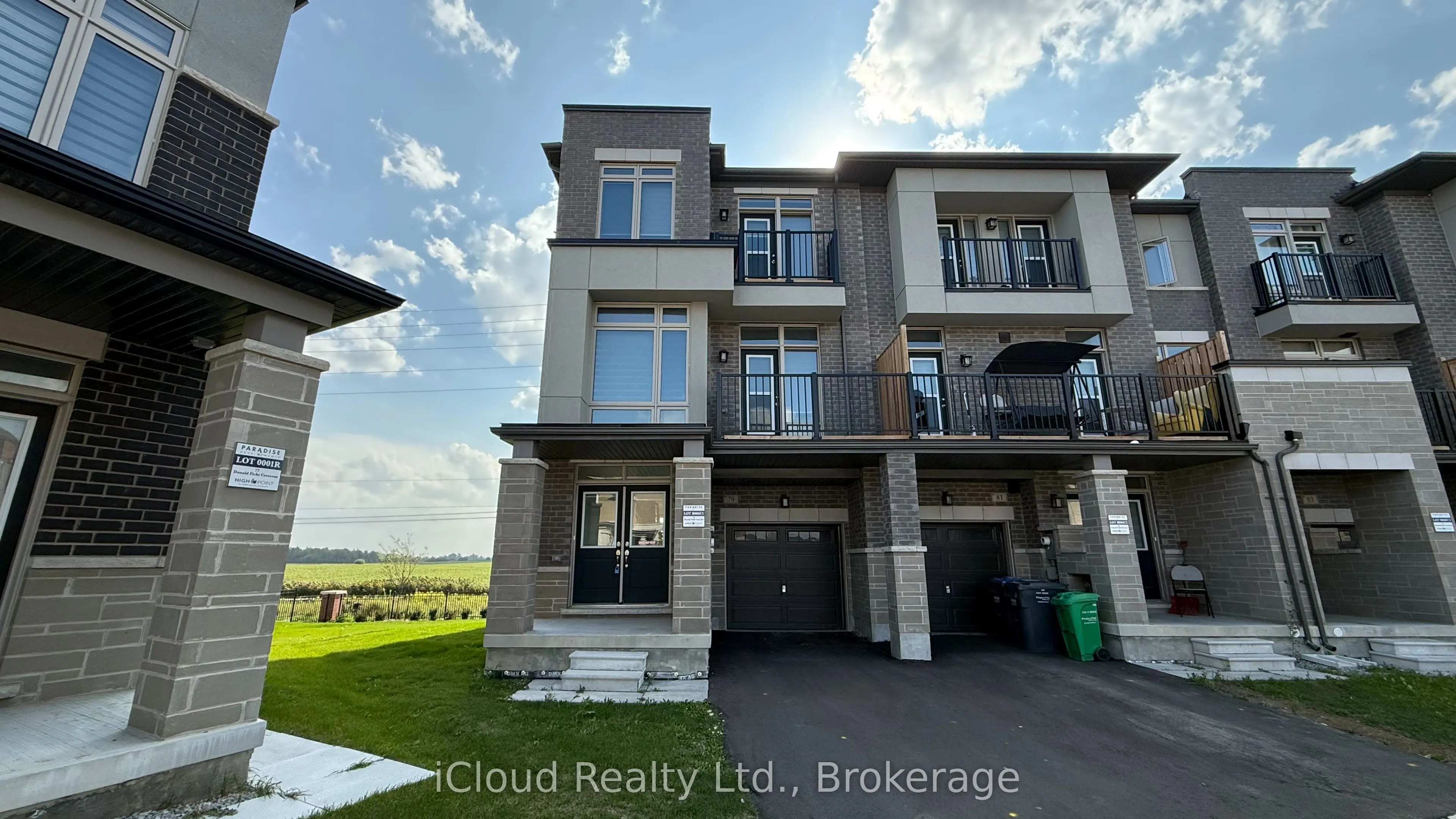 79 Donald Ficht Crescent W