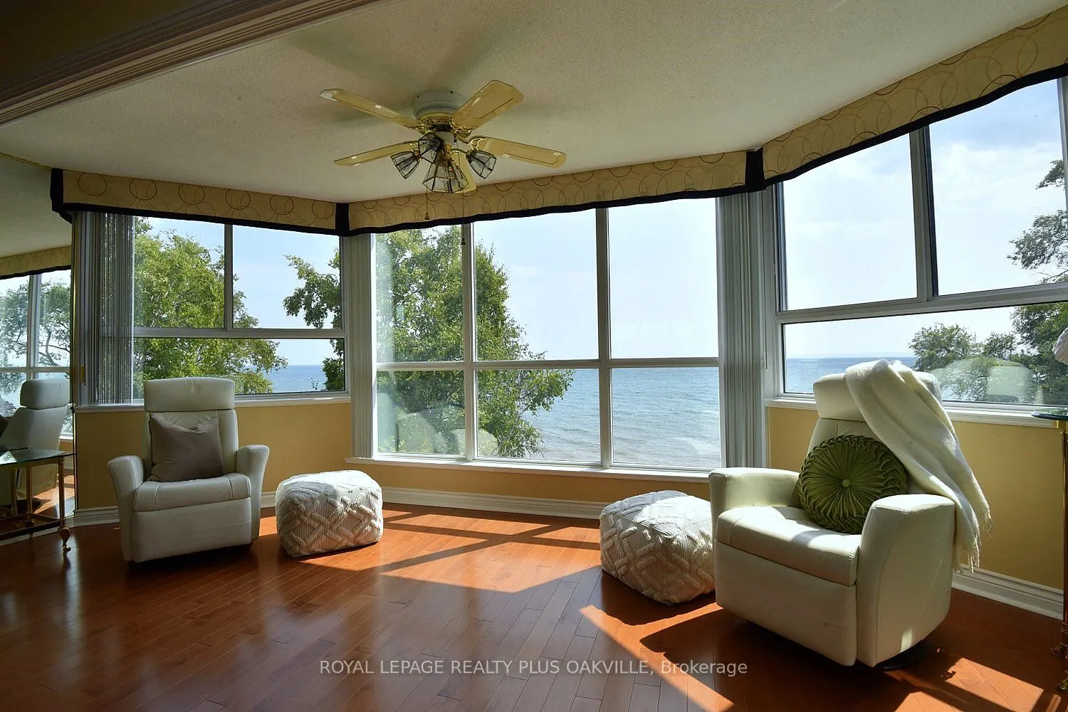 5280 Lakeshore Road, #404
