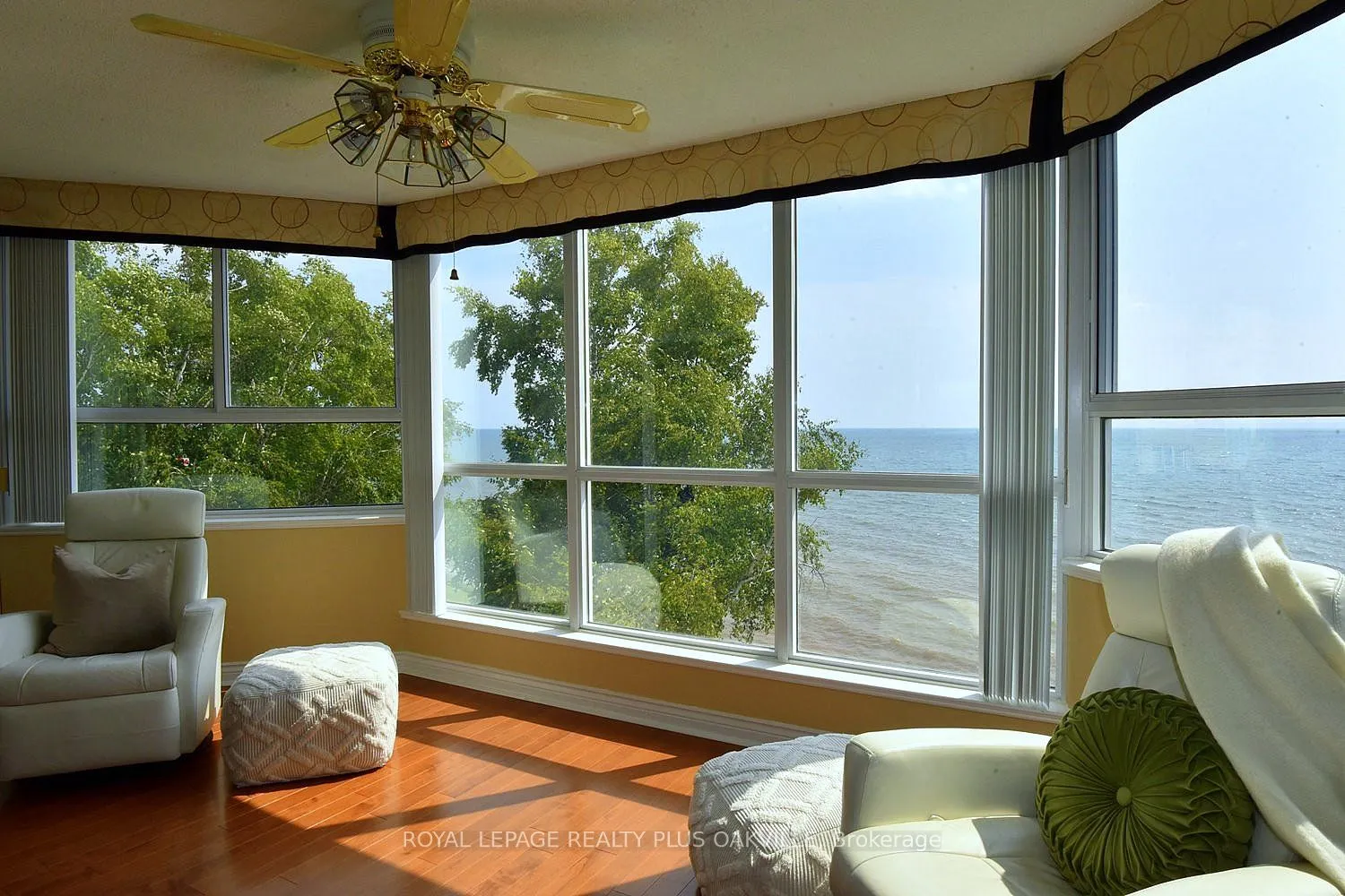 5280 Lakeshore Road, #404
