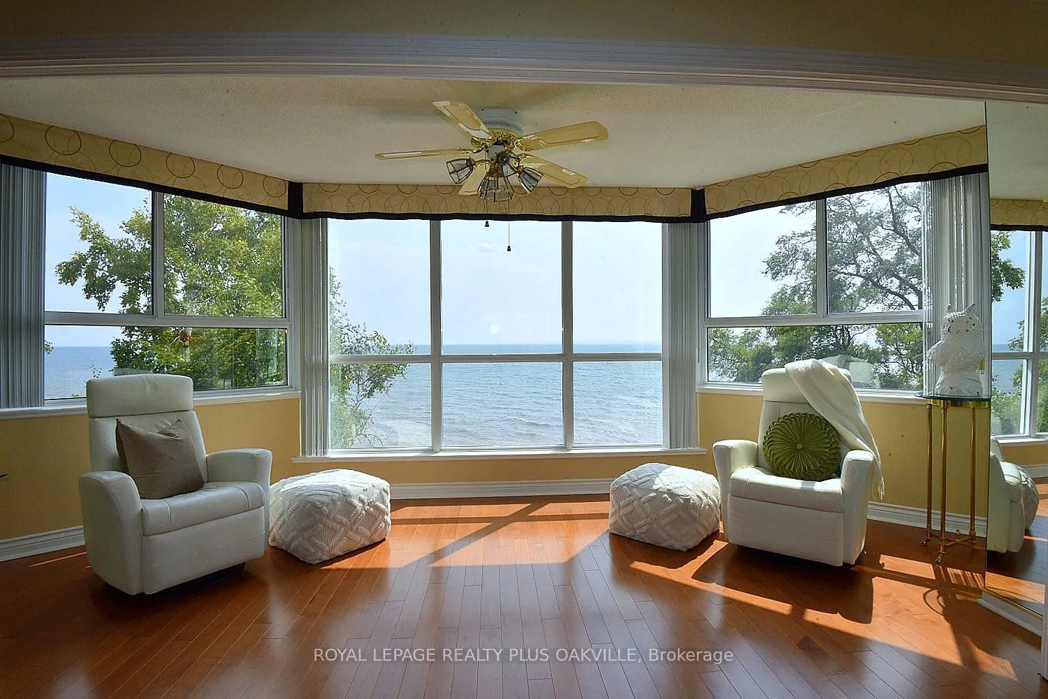 5280 Lakeshore Road, #404