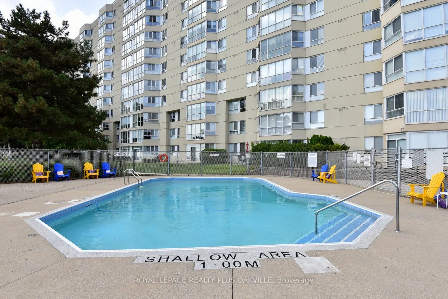 5280 Lakeshore Road, #404