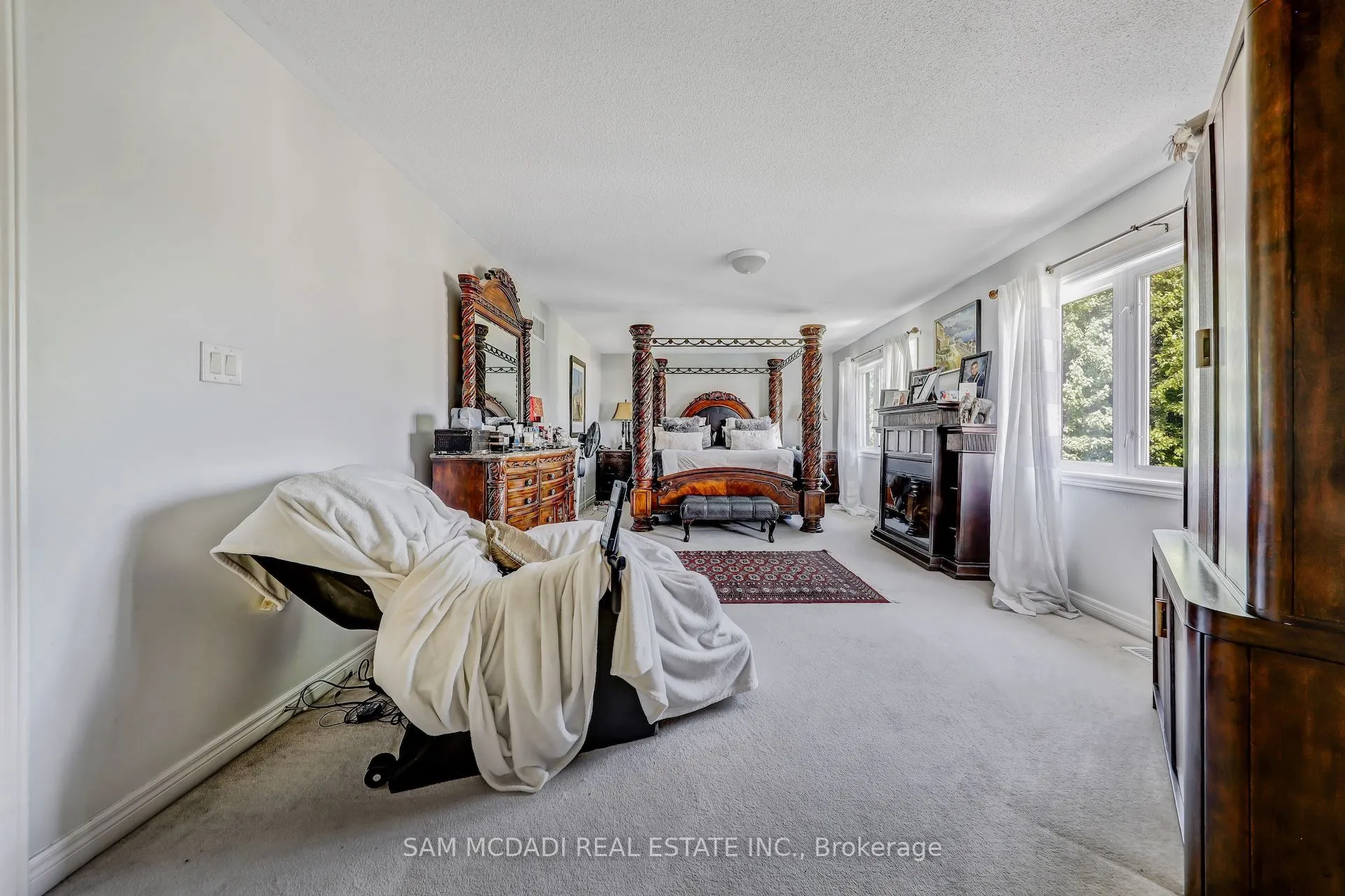 3306 Fox Run Circle