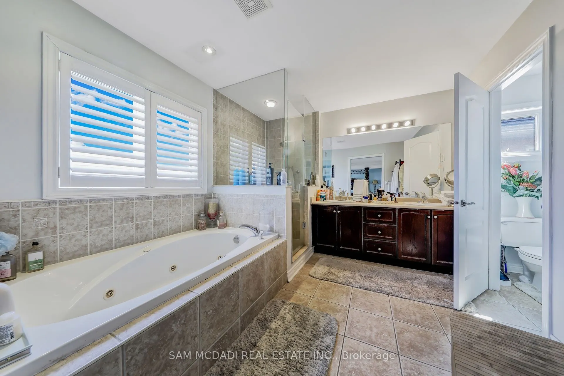 3306 Fox Run Circle