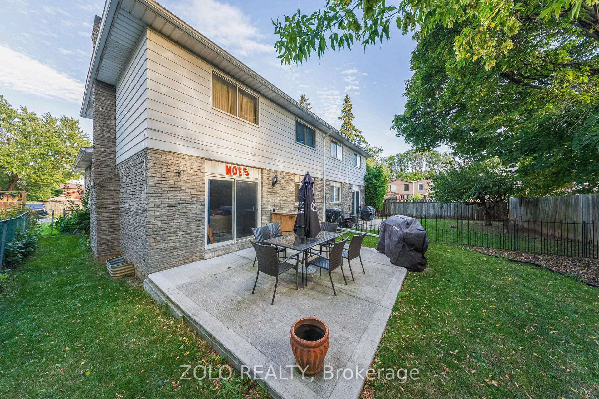 90 Ivybridge Drive