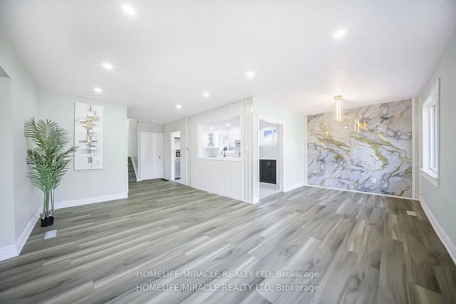 3777 Woodruff Crescent