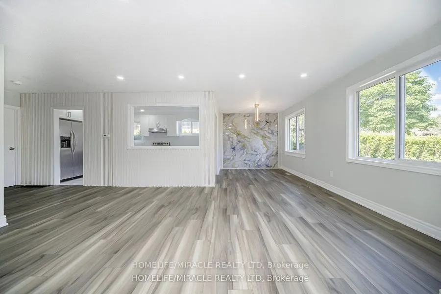 3777 Woodruff Crescent