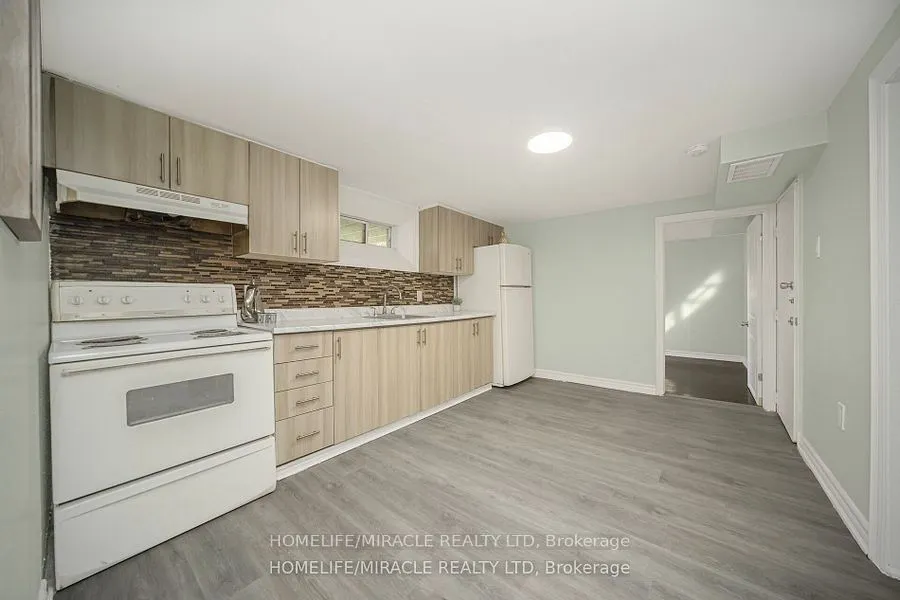 3777 Woodruff Crescent