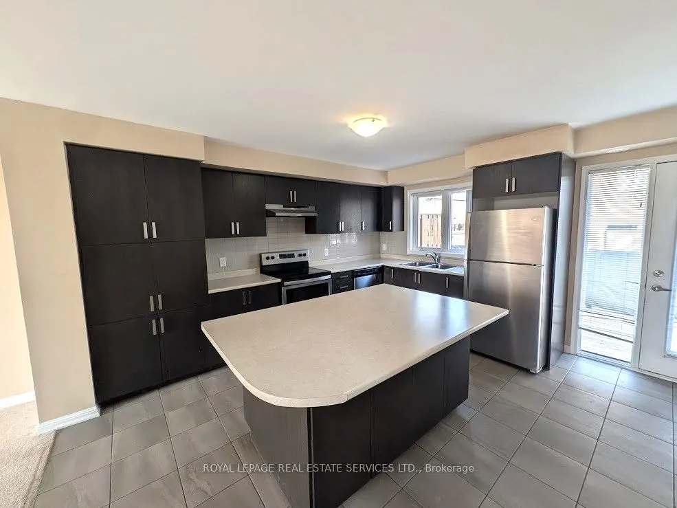 1 Beckenrose Court, #70