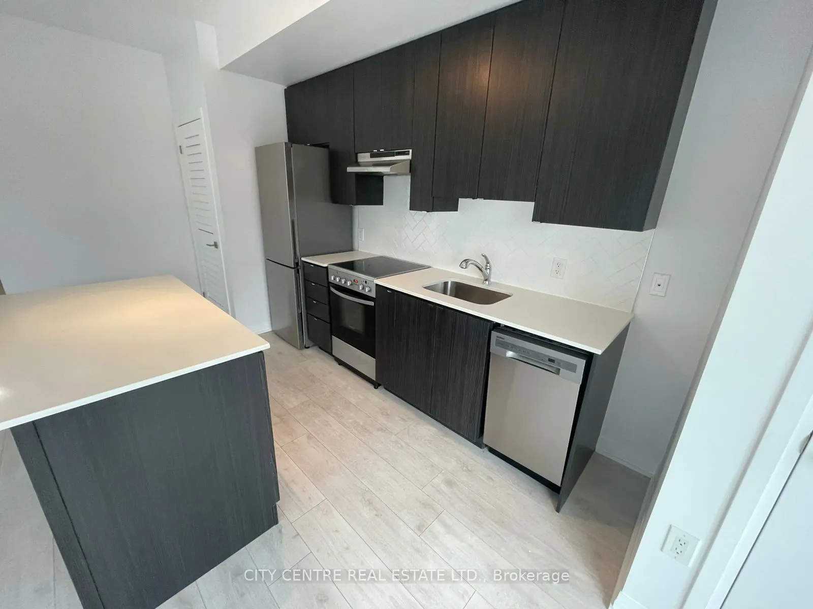 408 Browns Line, #109