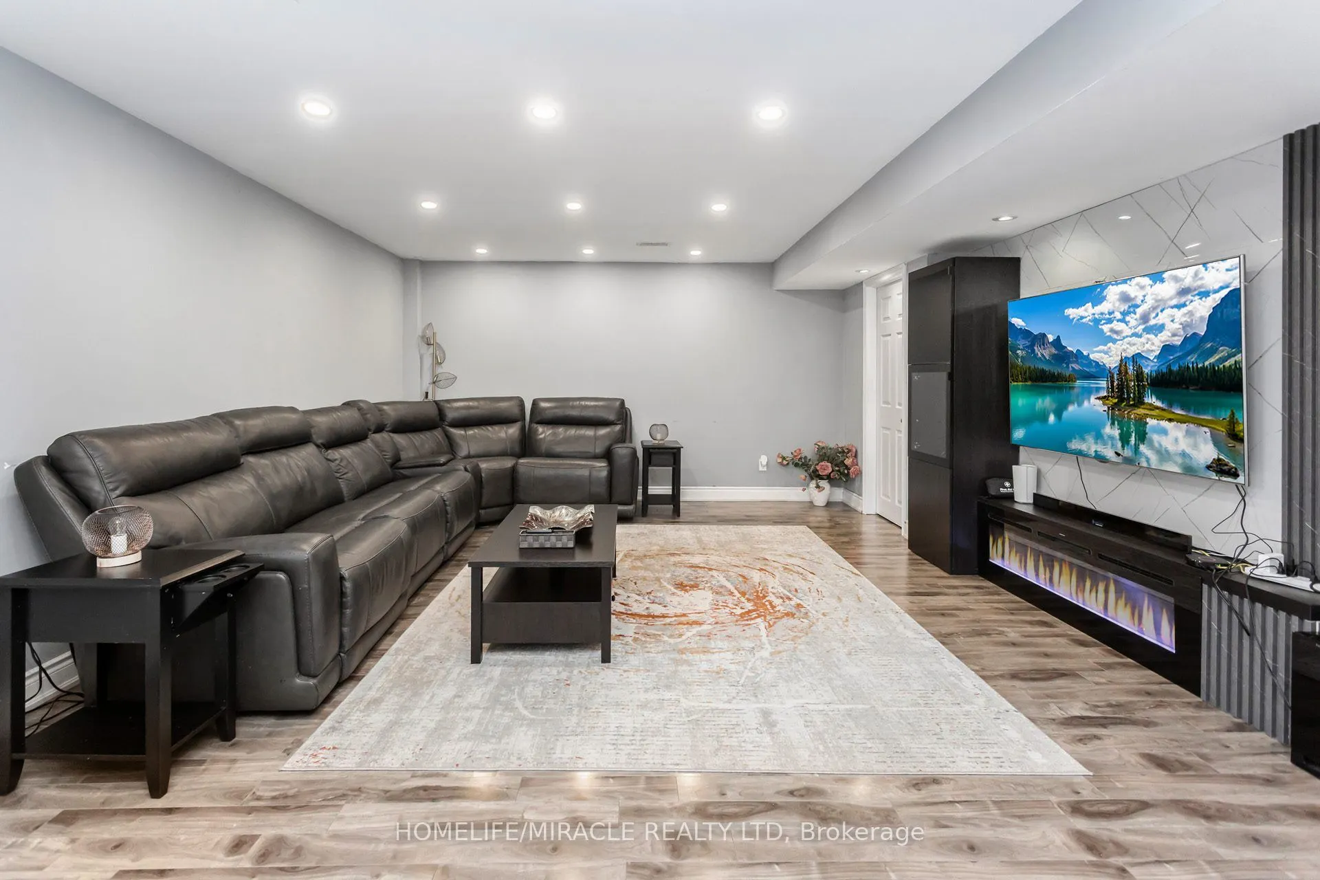 452 Nairn Circle