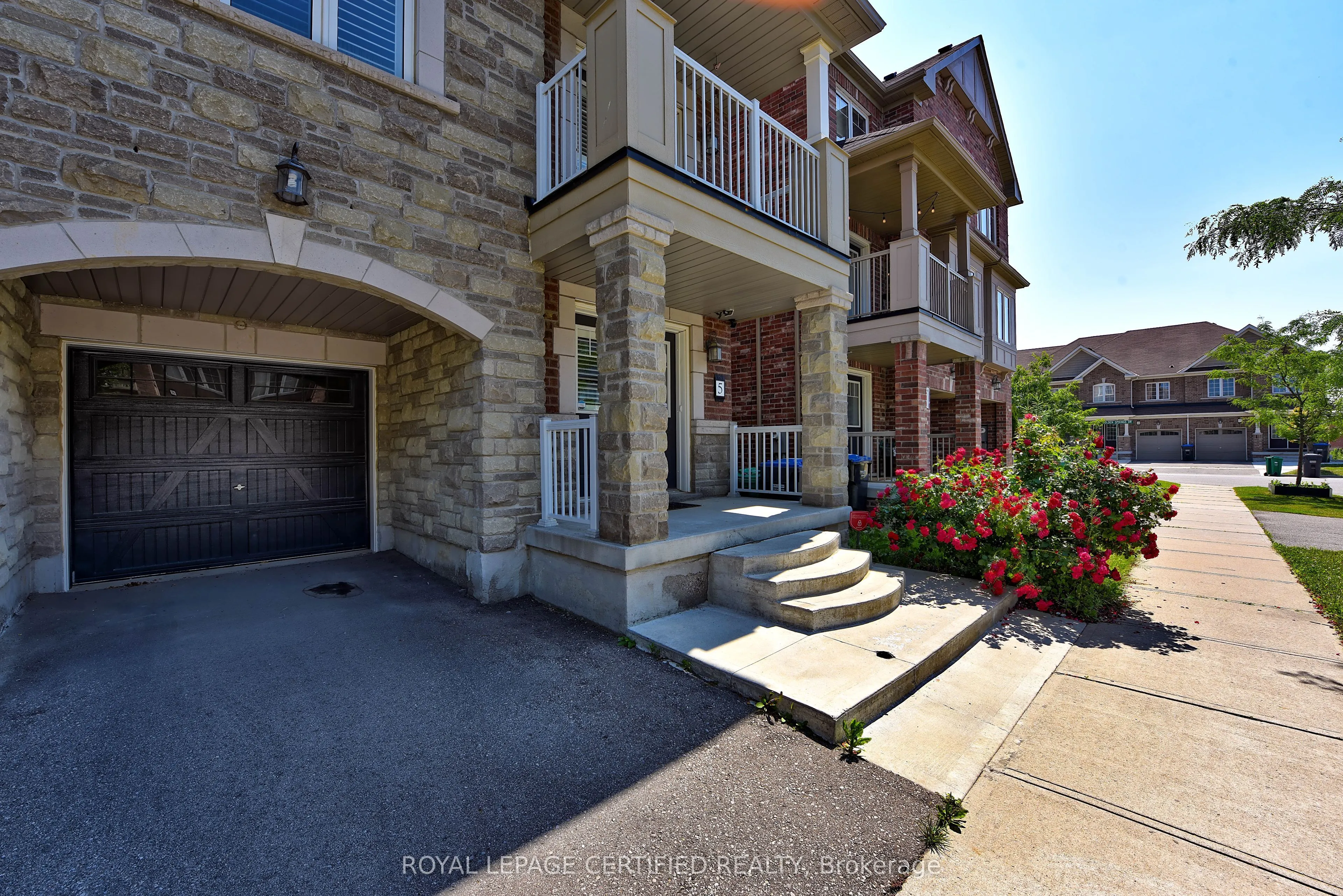 5 Francesco Street