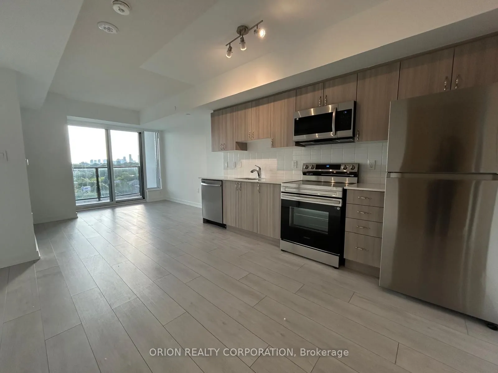 556 Marlee Avenue, #710